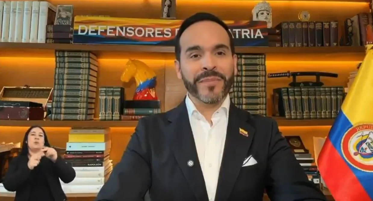 Abelardo de la Espriella insiste en posesionarse en un batallón pese a rechazo de Gustavo Petro