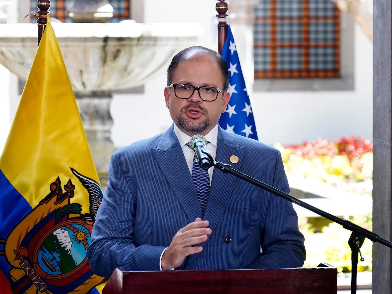 Daniel Noboa ordena resguardo policial y militar para el ministro John Reimberg y su familia