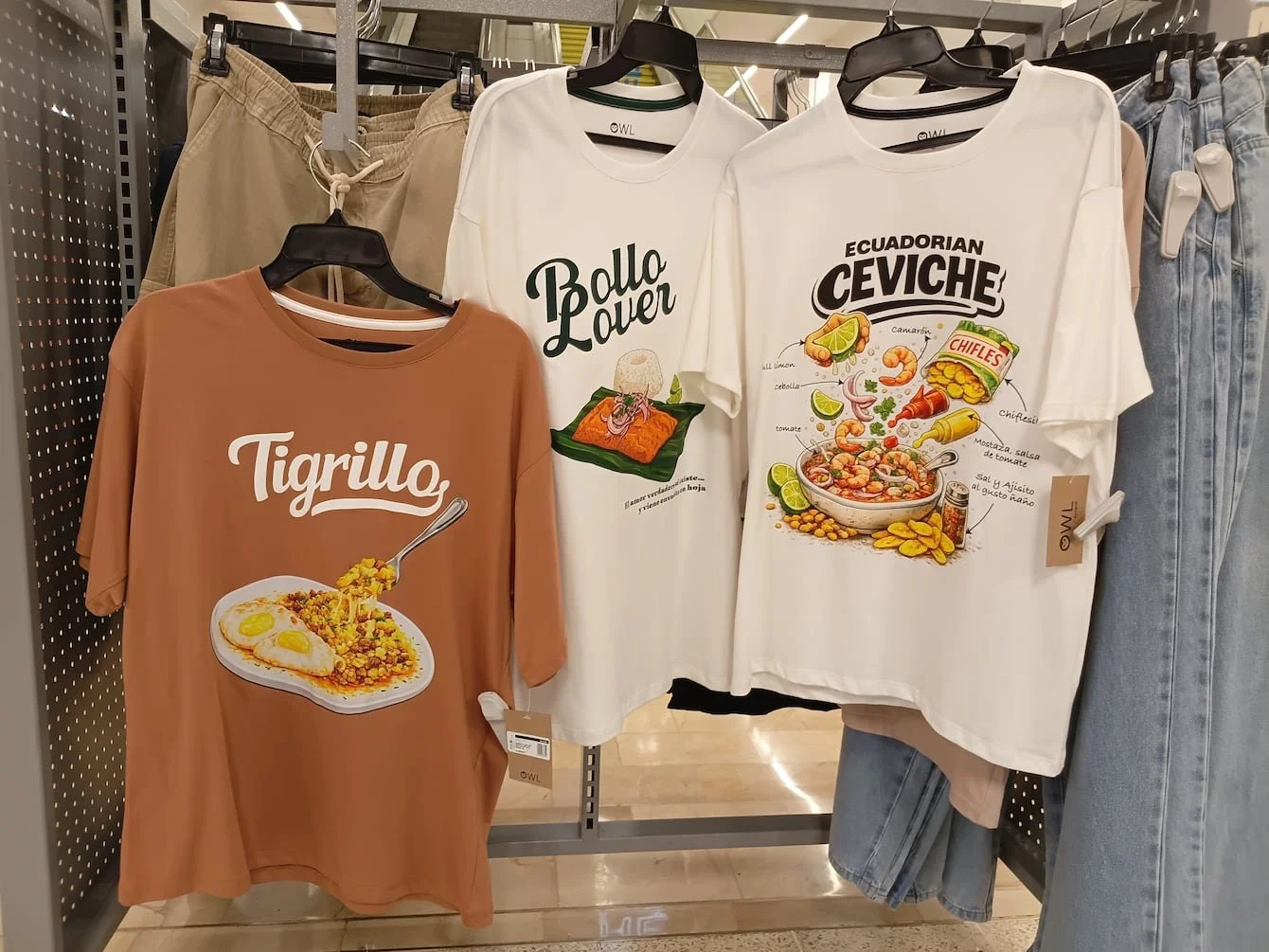 La gastronomía ecuatoriana trasciende la mesa y llega a camisetas, llaveros y peluches