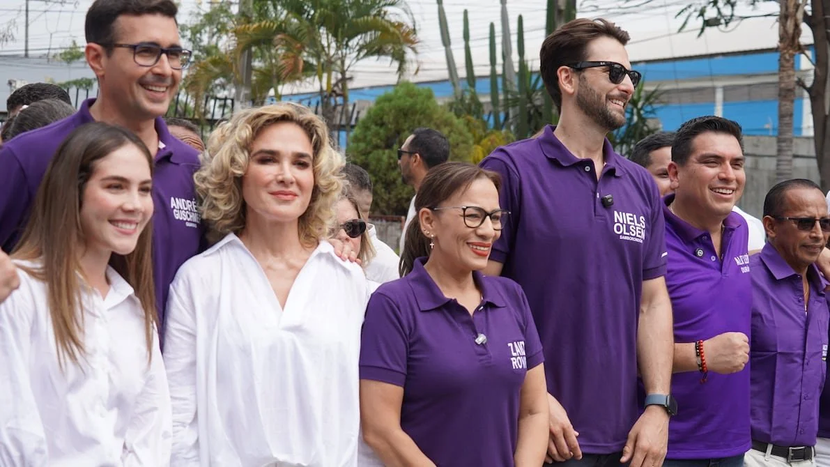 Cynthia Viteri, Andrés Guschmer y Niels Olsen encabezan la inscripción de candidaturas de ADN en Guayas