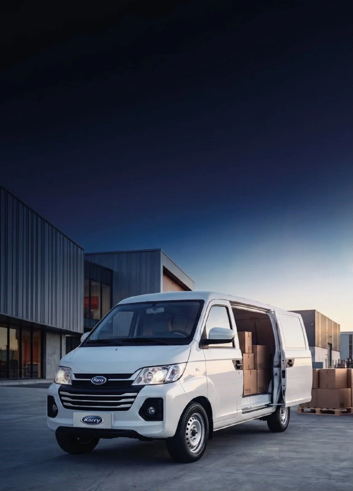 Karry presenta su nueva Van Cargo 1.5 cc durante el Autoshow Guayaquil 2026