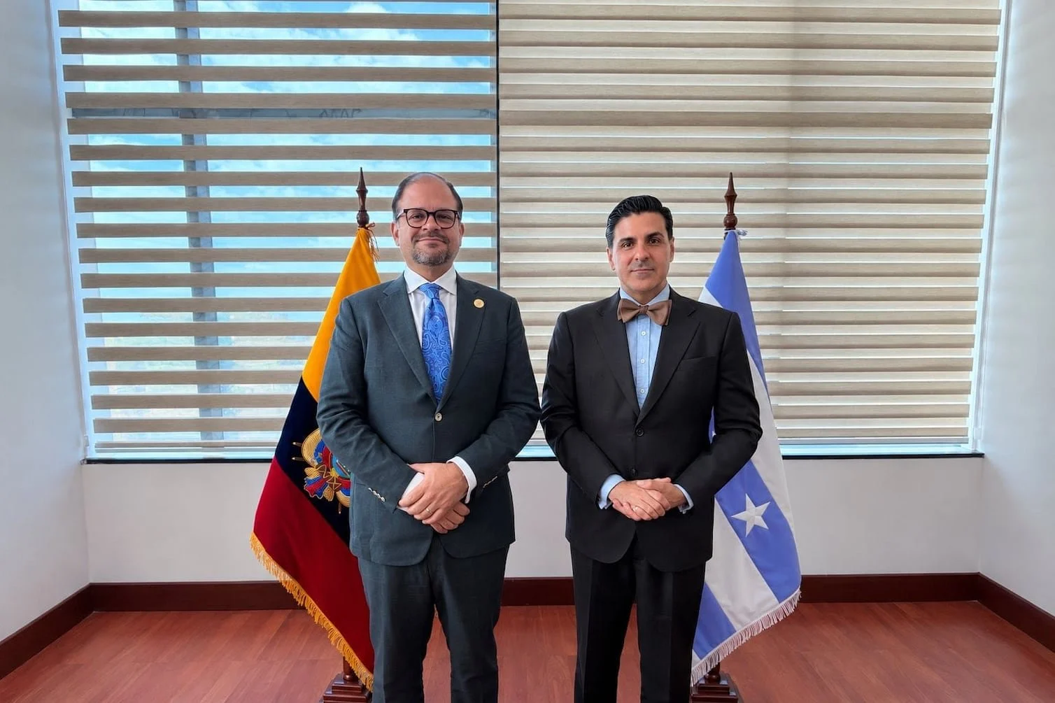 John Reimberg se reúne con secretario de la Corte Penal Internacional