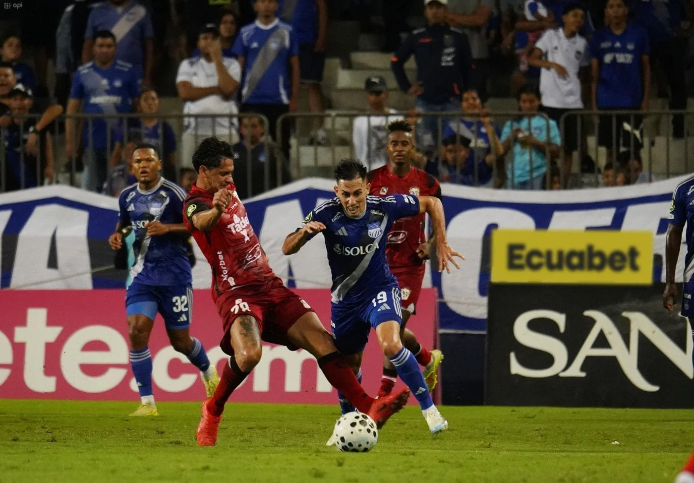 Emelec vence a Manta y asegura su clasificación al cuadrangular de la Copa Sudamericana