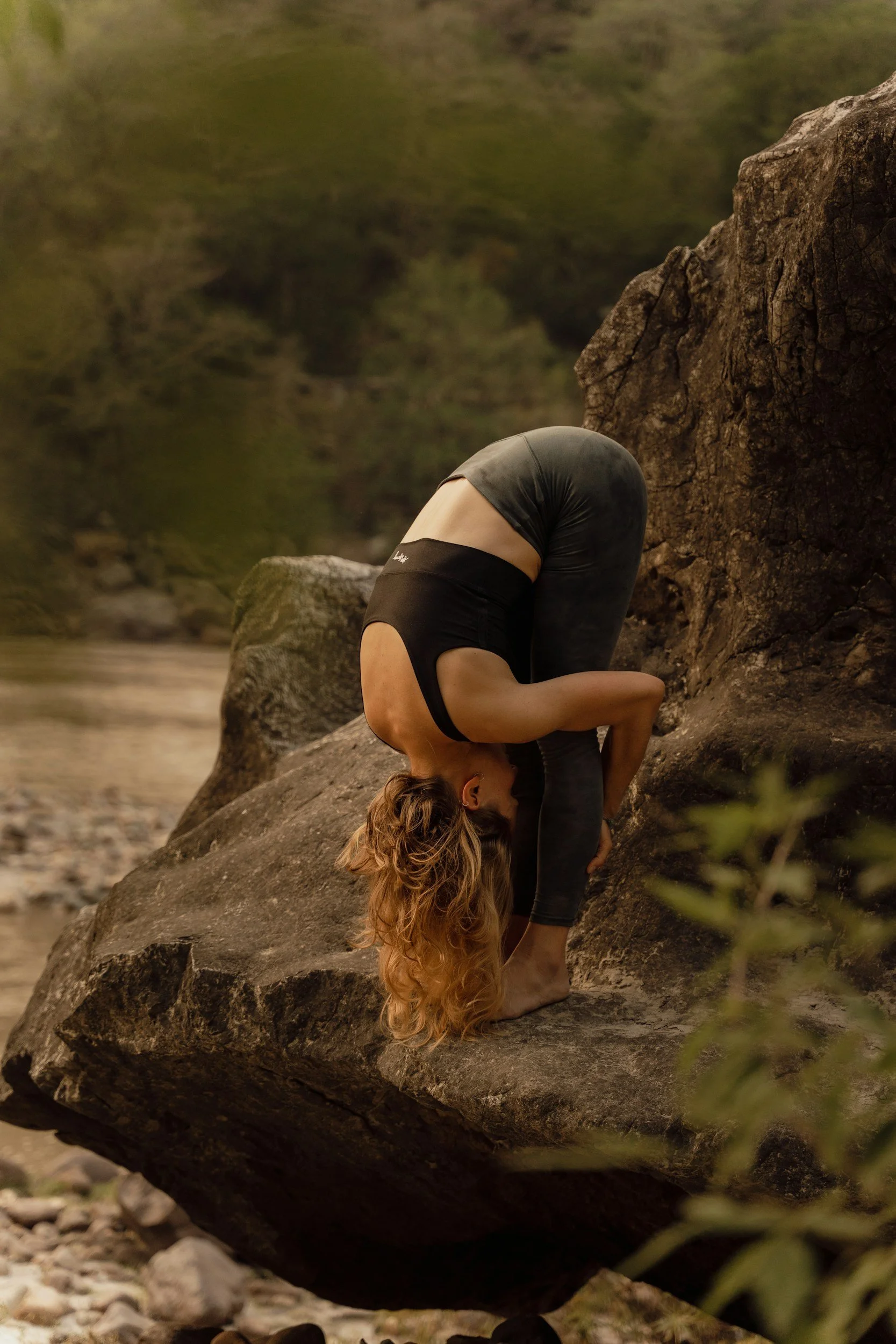 Outdoor yoga classes and wellbeing workshops by the sea in Cornwall.