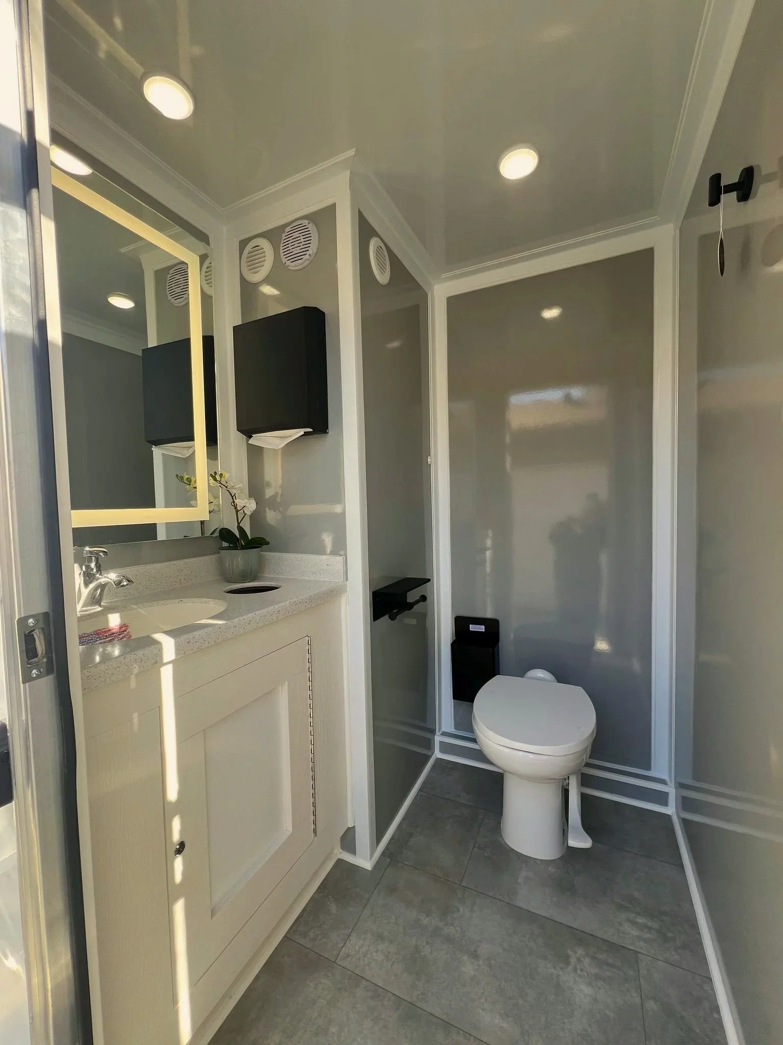 luxury bathroom rental in el paso, tx