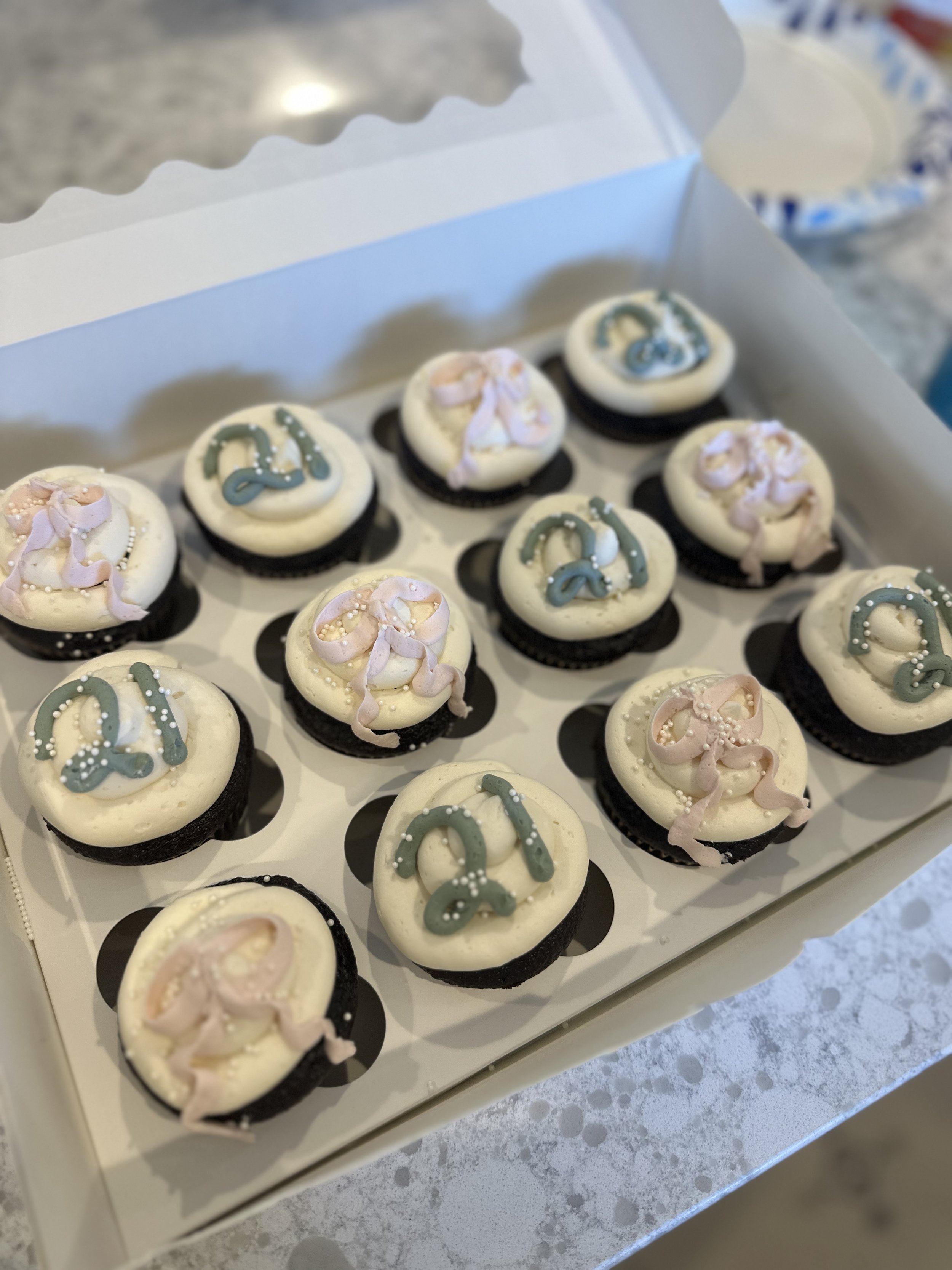 21 birthday Cupcakes.JPG