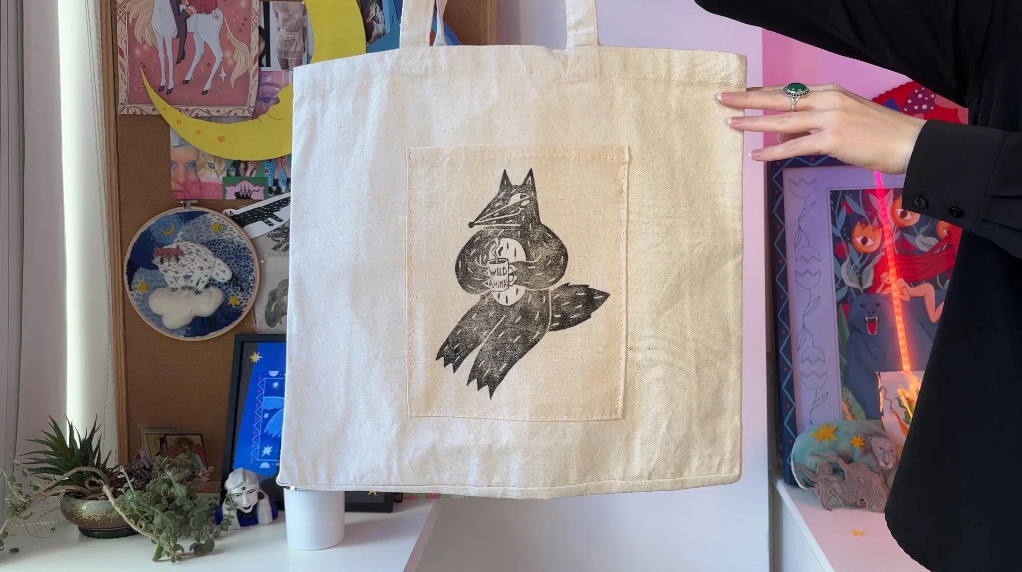 Tote Bag with Wolf Lino Print (with a pocket)