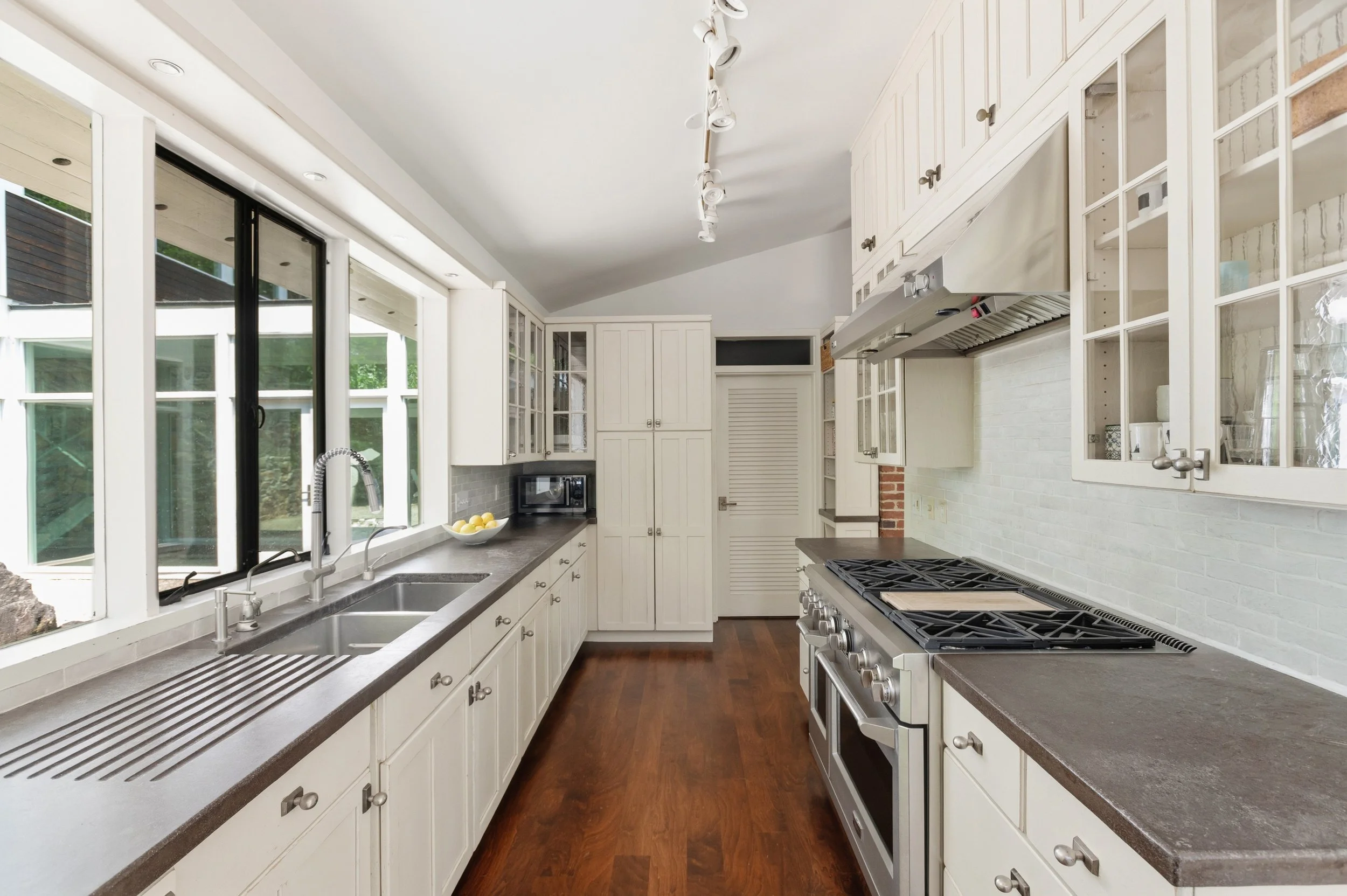 467201broxburnrd0220.jpg