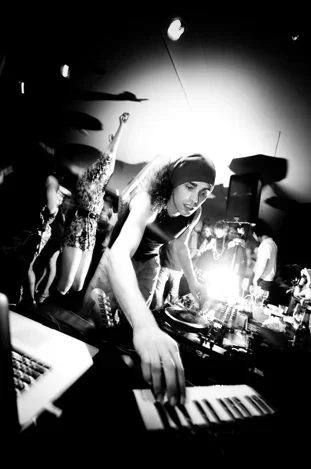 Lenny+Live+in+Japan.jpg.webp