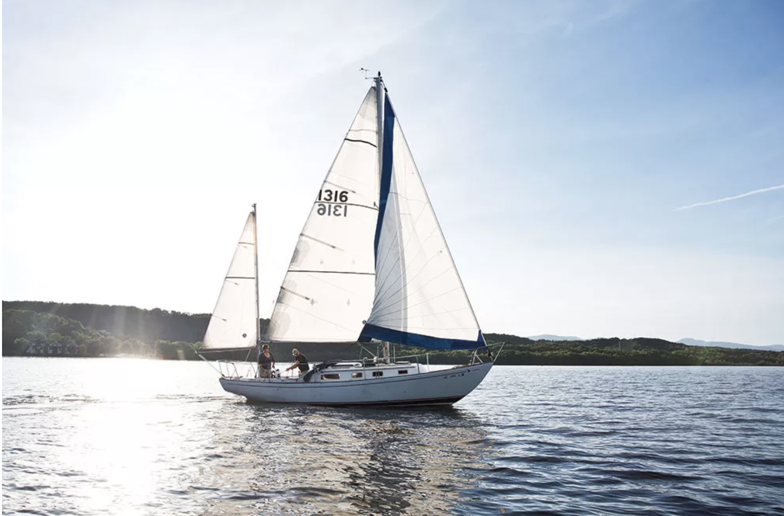 Home on the Waves: Hudson Sailboat Living
