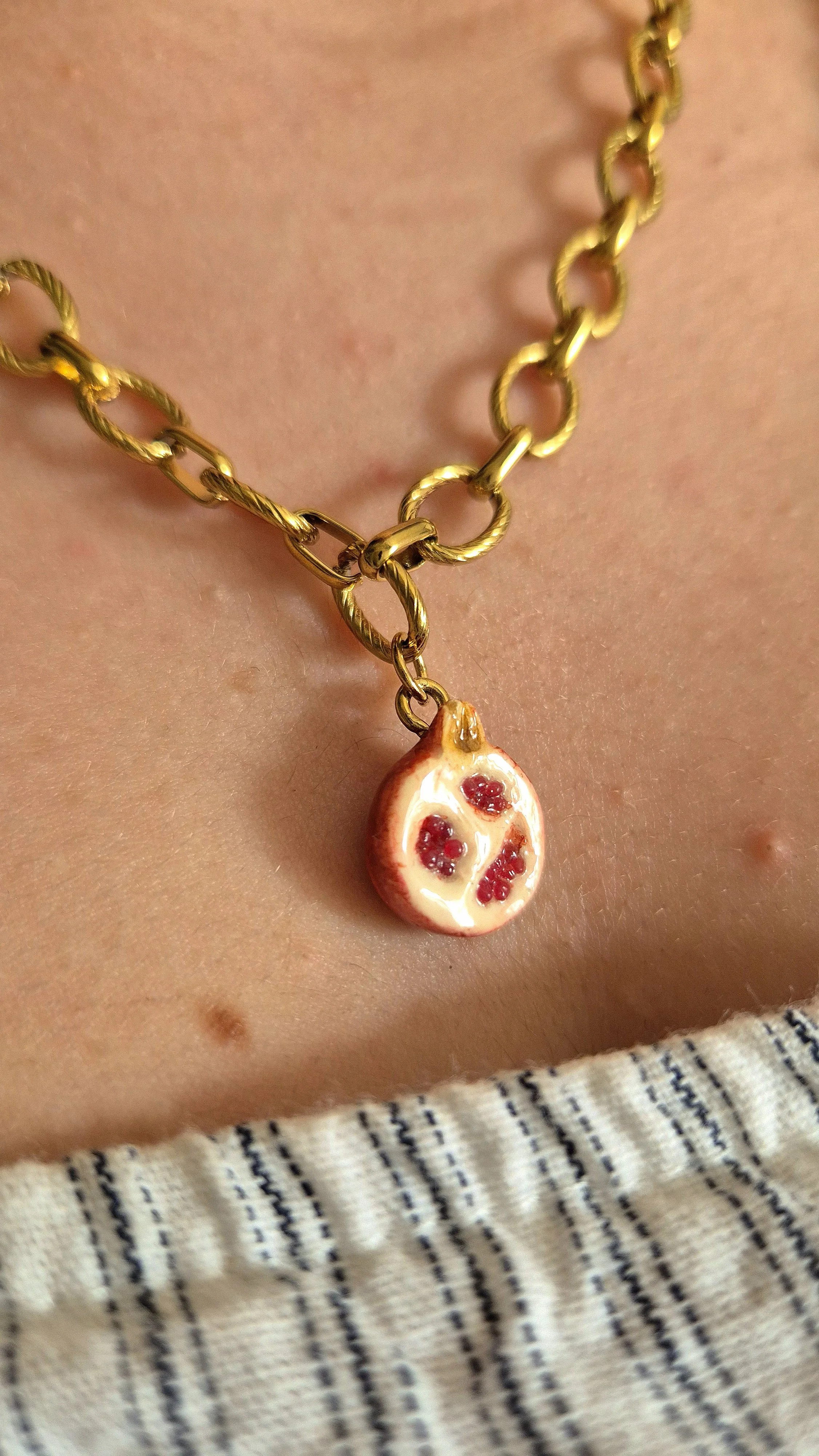 The pomegranate necklace