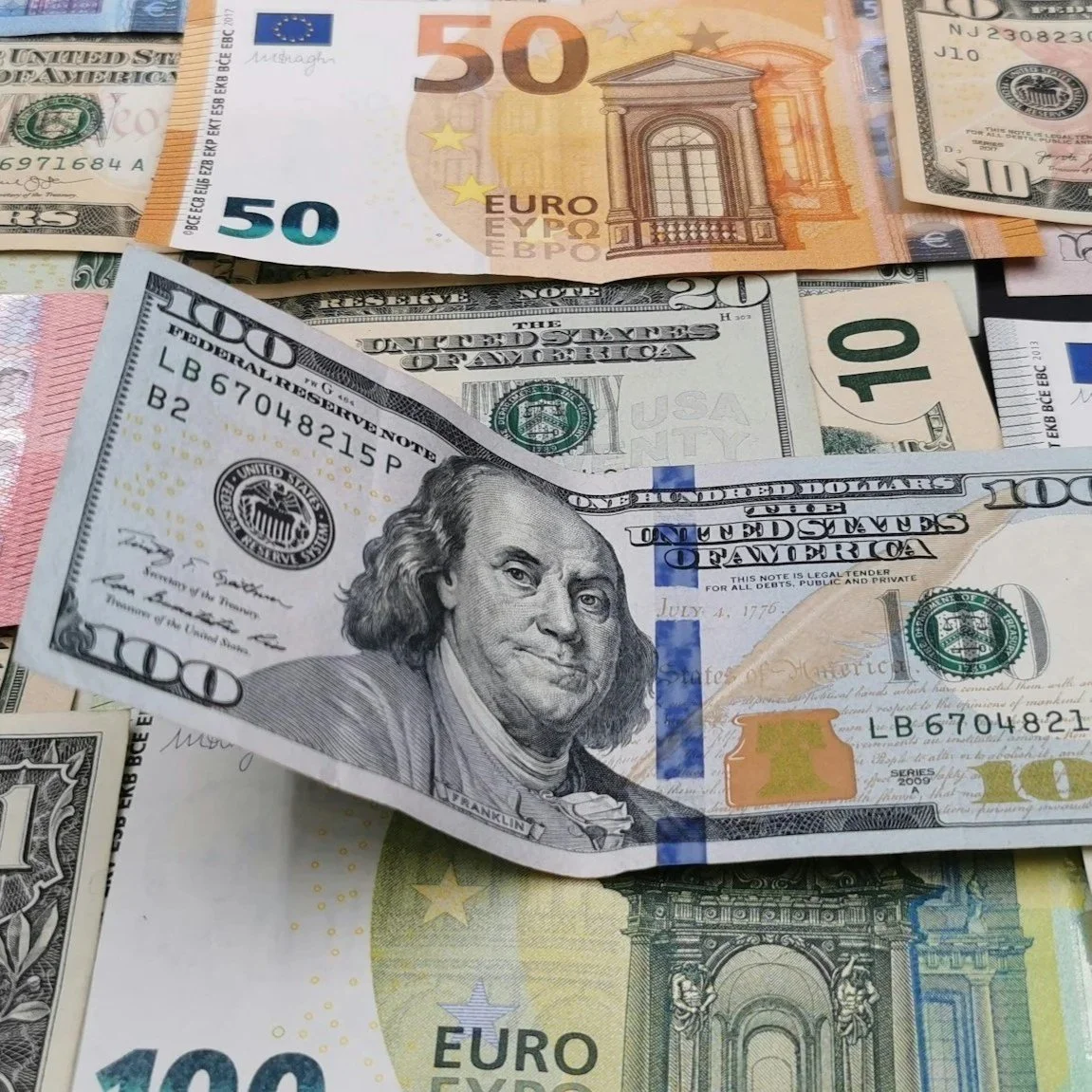 Why American Investing Advice Will Get You Stuck (And What European Investors Must Do Instead)