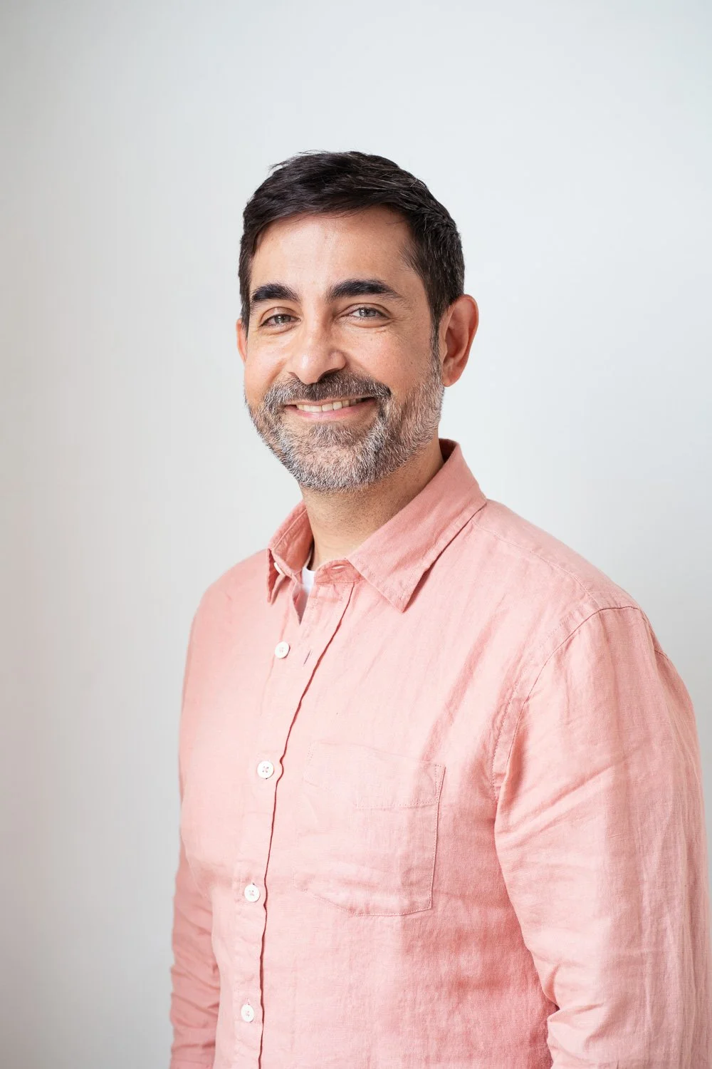 Brooklyn therapist headshot in private practice in studio