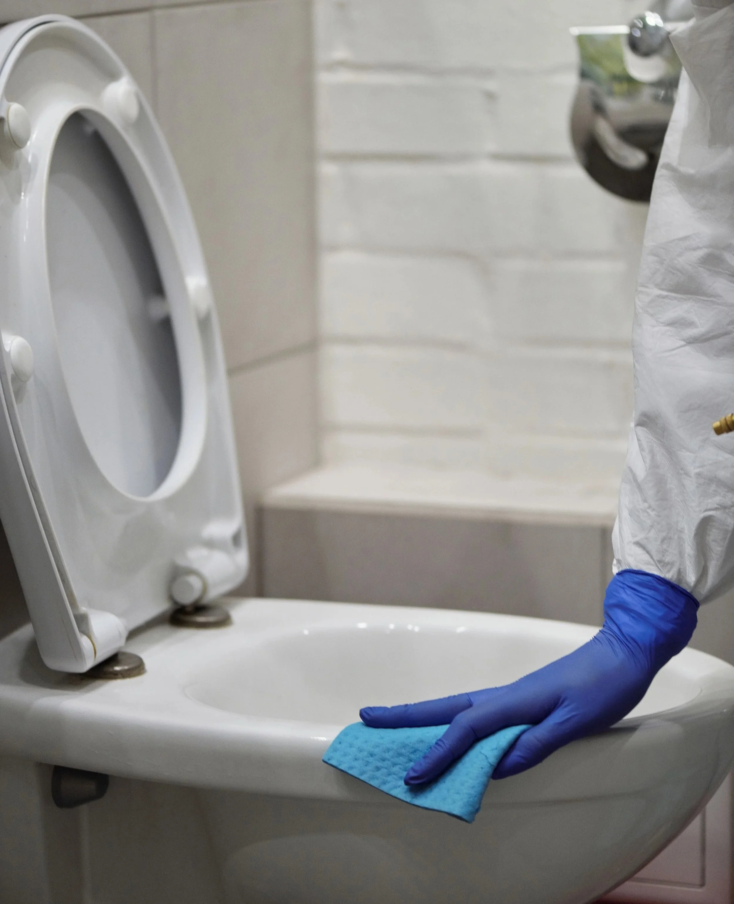 Bathroom cleaning service in Denver, Colorado.