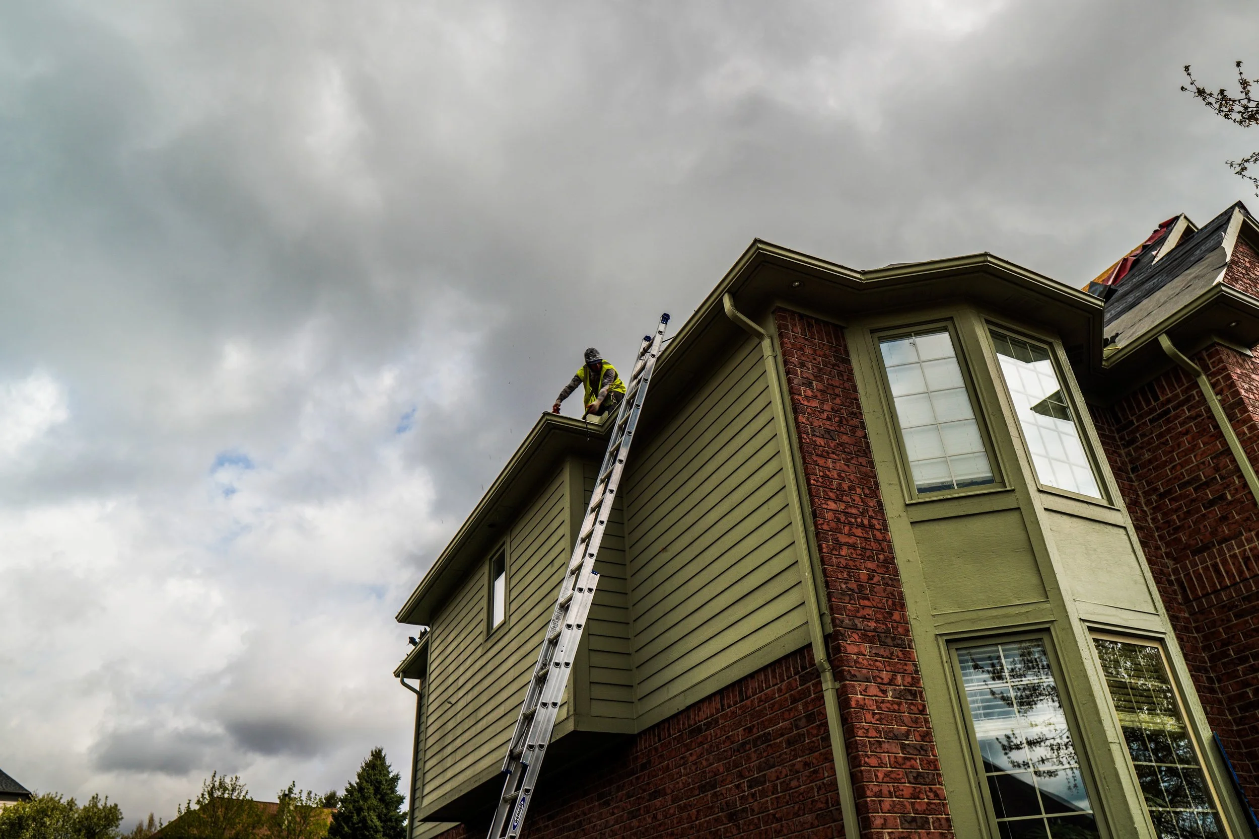 Do You Need A New Roof? Here Are The Signs Your House Is Dropping Hints.