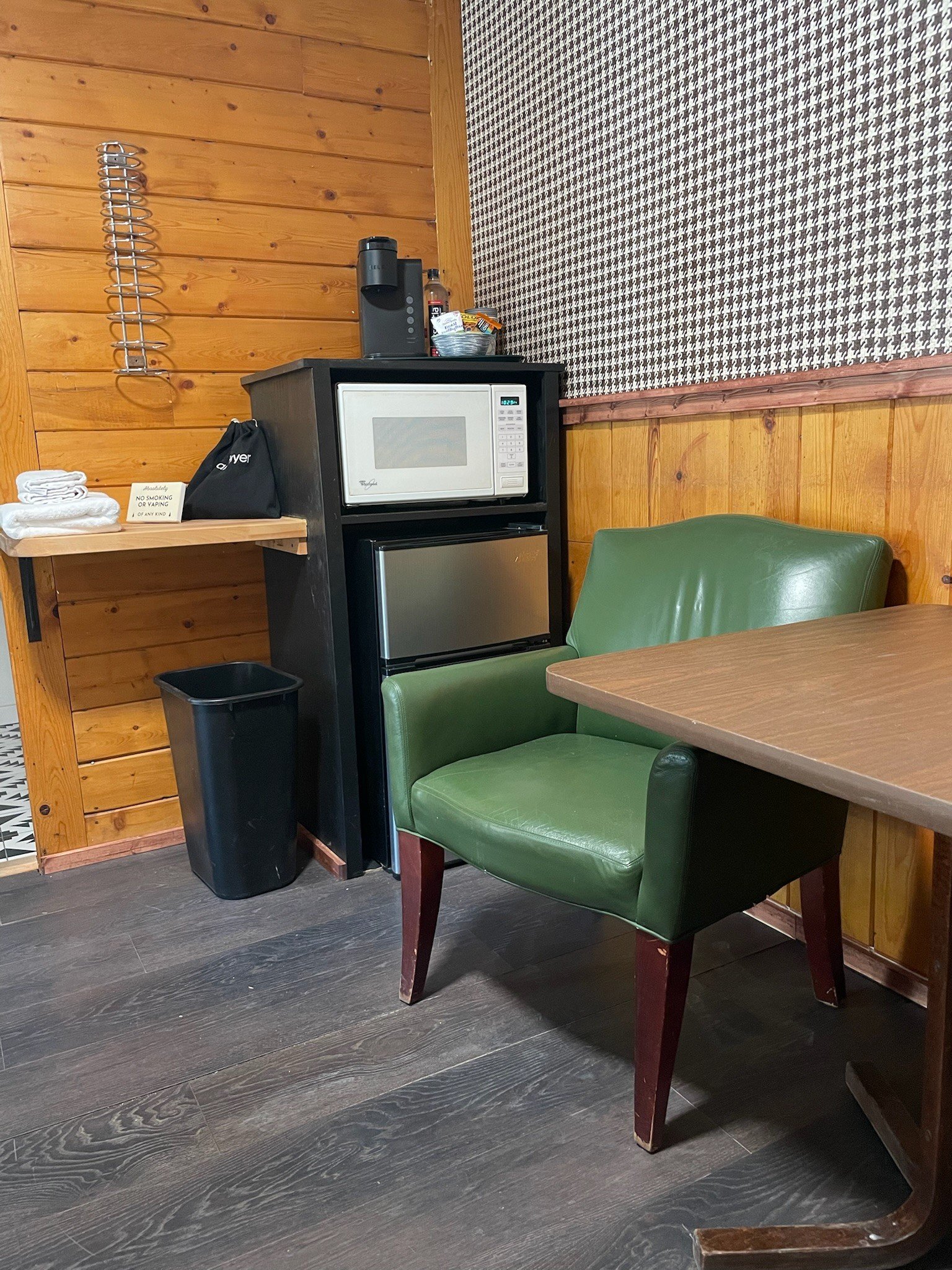 Modern updates in our Spruce Lodge motel with updates giving vintage, but boutique, vibes that reflect the location.