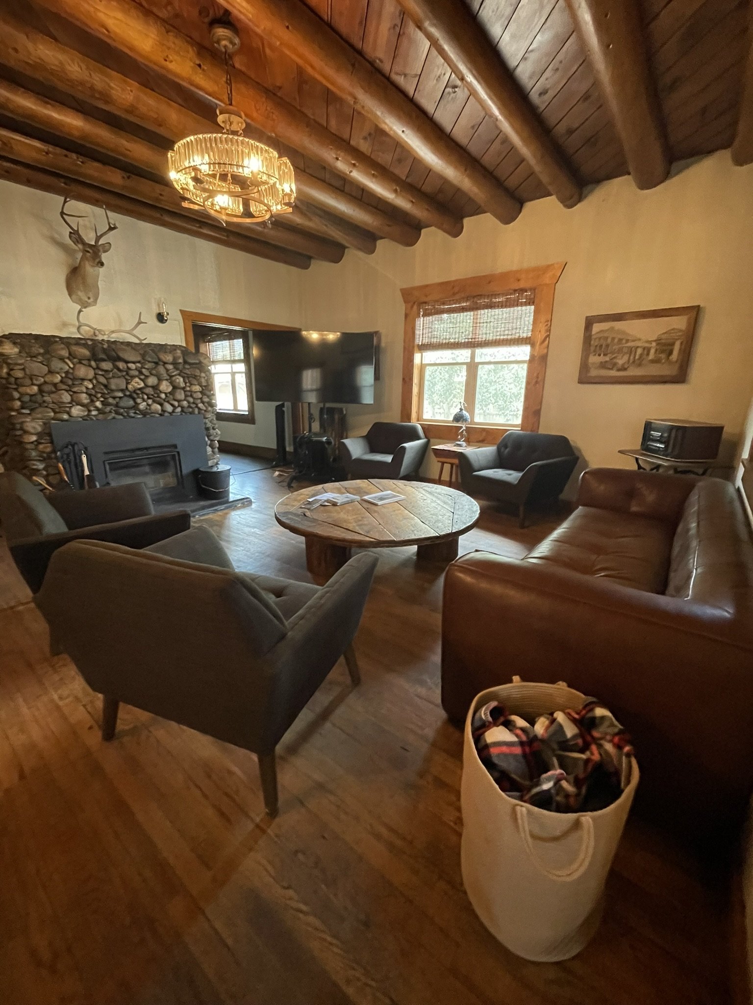 The entire historic Spruce lodge now available to rent for larger families and church groups with multiple bedrooms, gameroom, dining room and kitchen . Modern updates while historic charm is preserved to include vintage flooring