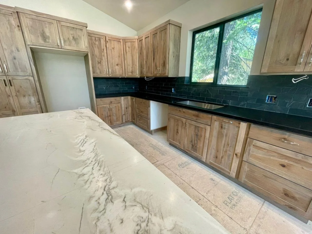 kitchen_backsplash_tile_installation_california.jpeg