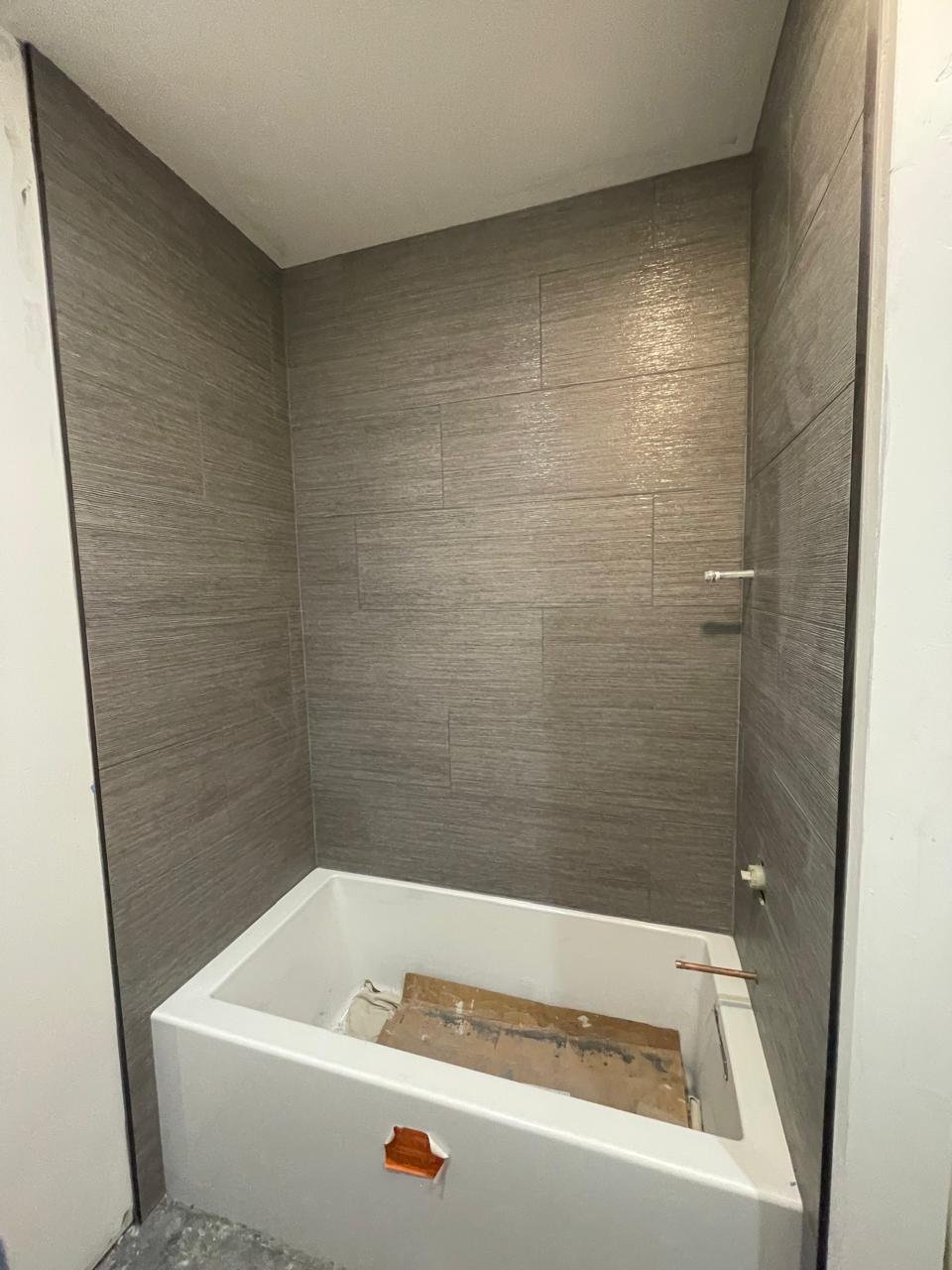 tub_surround_tile_installation_CA.jpeg