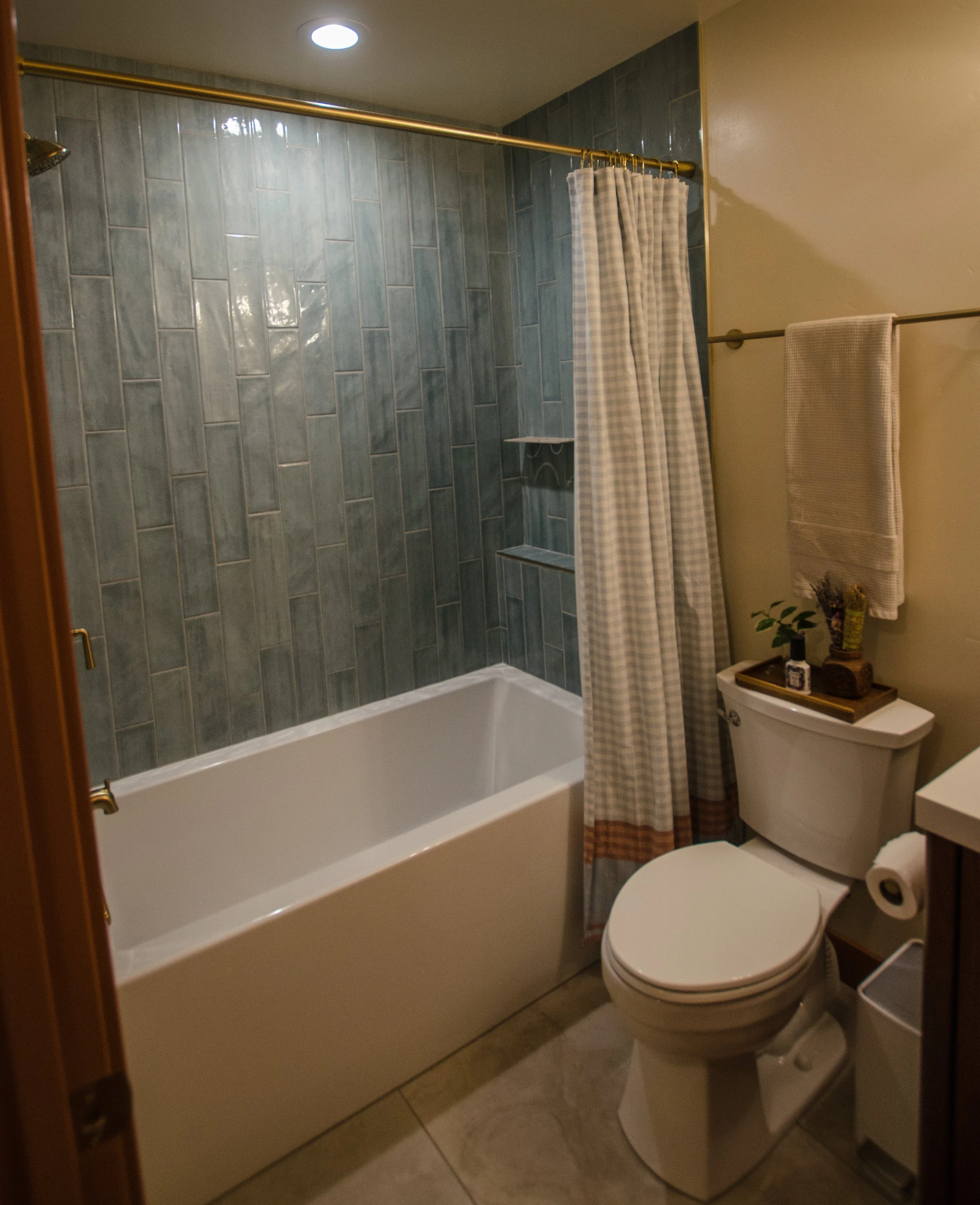 custom_bathrub_tile_installation_california.jpg