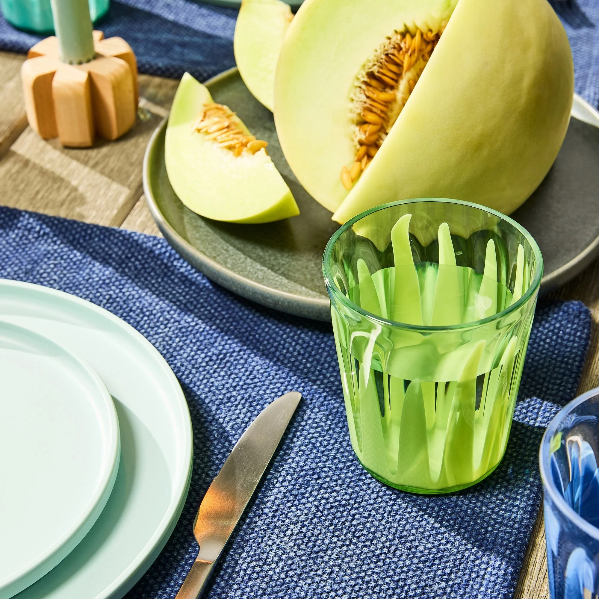 modern-melamine-outdoor-dinnerware-set-of-16-xl (1).jpg