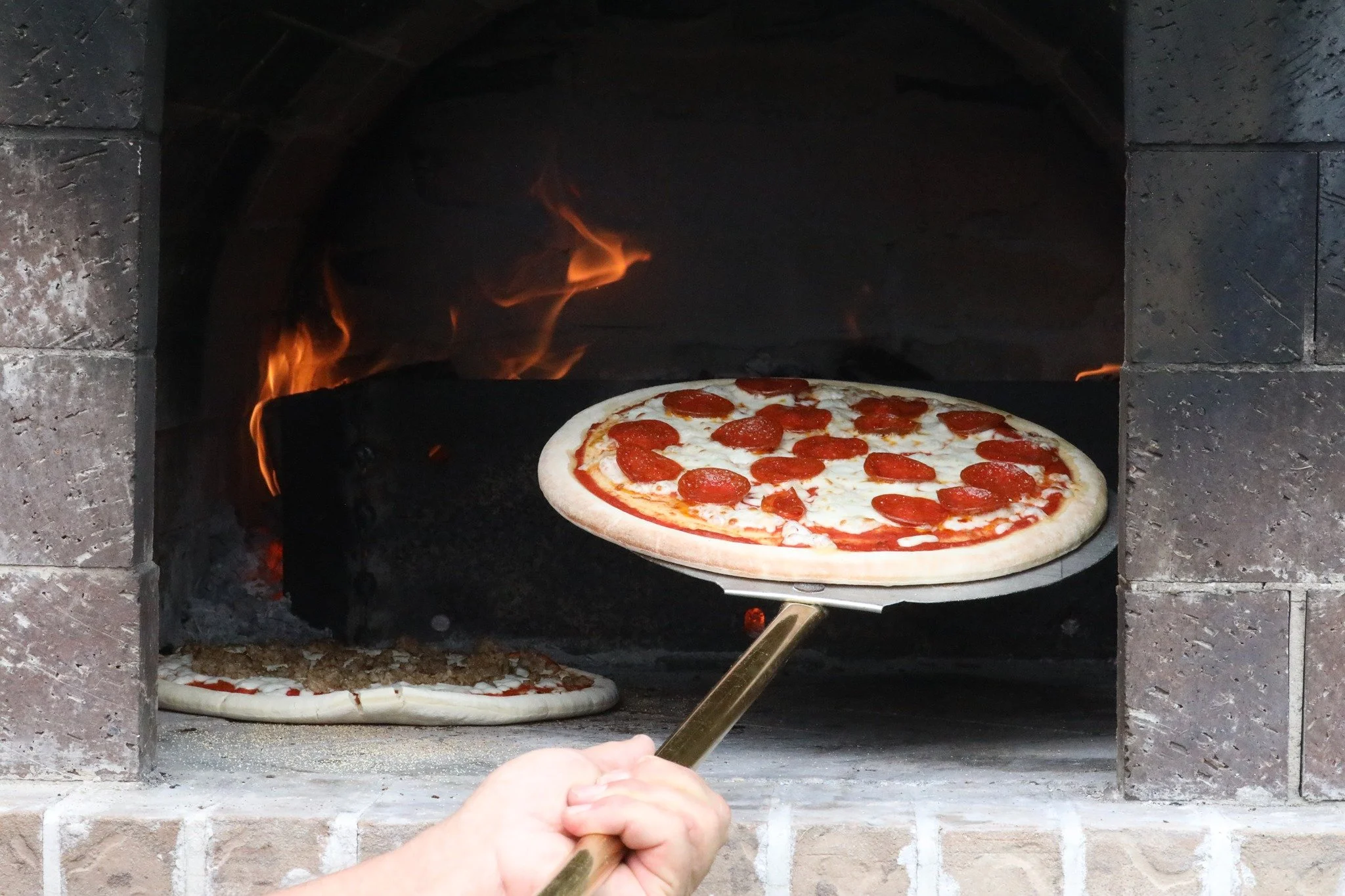 Woodfire Pizza and Live Music $