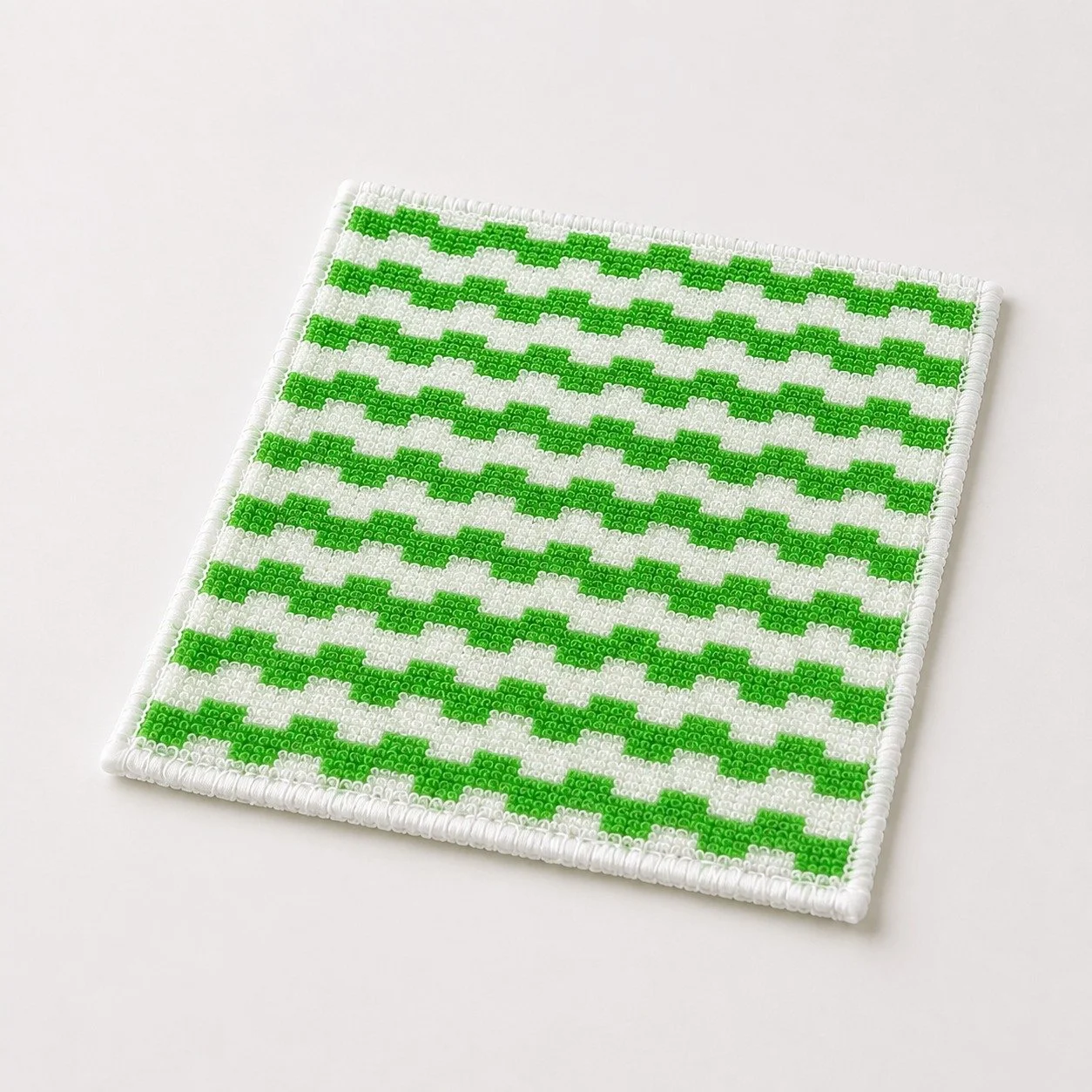 Pano de limpeza 
composição: 50% Fibra de bambu 50% Poliéster.
Dimensões: 25*28 cm / 450 GSM
código de produto: 25C206031