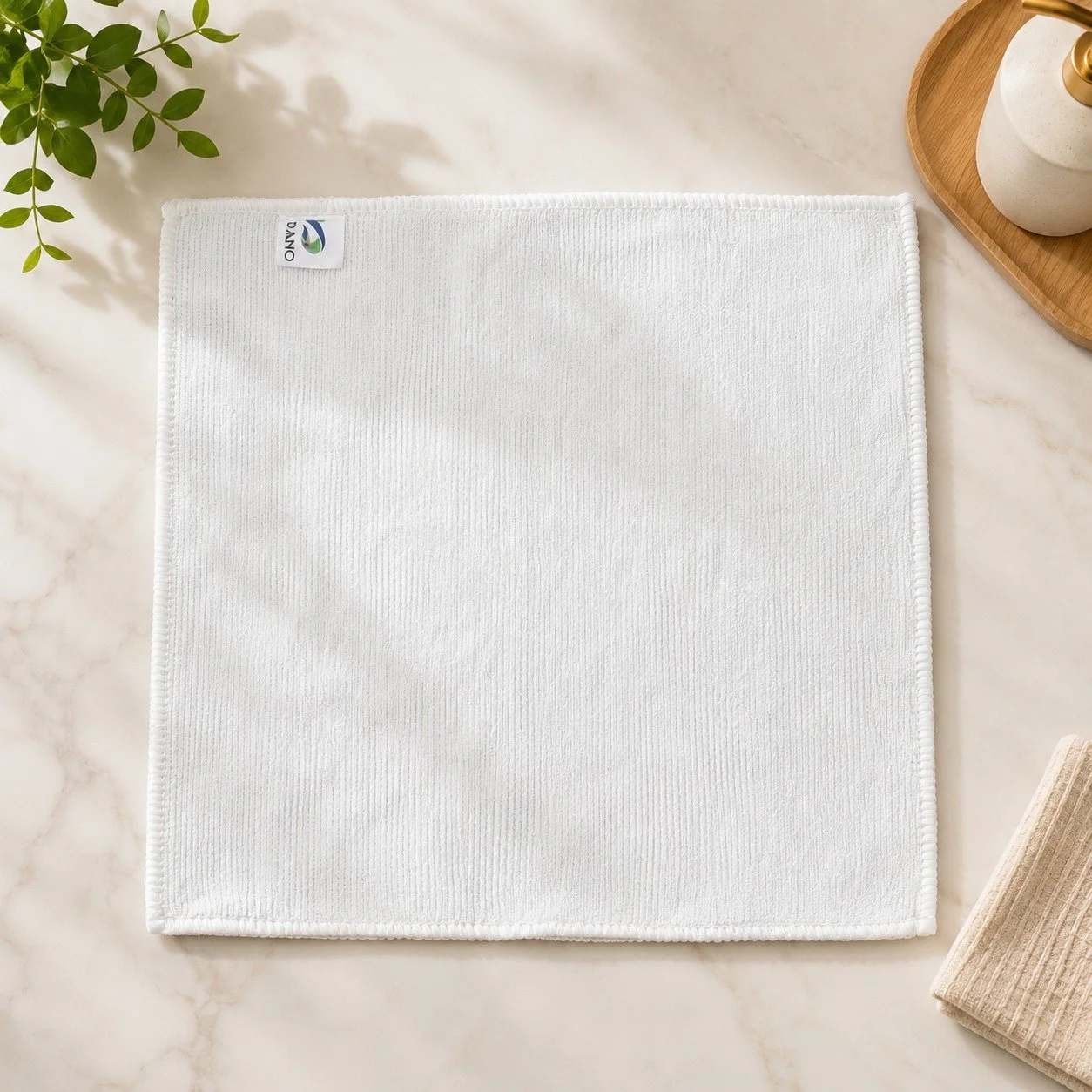 Pano de limpeza Branco
Composição: 100% Poliéster
Dimensões do produto: 30*60cm/230GSM
Código de produto: 25C206031