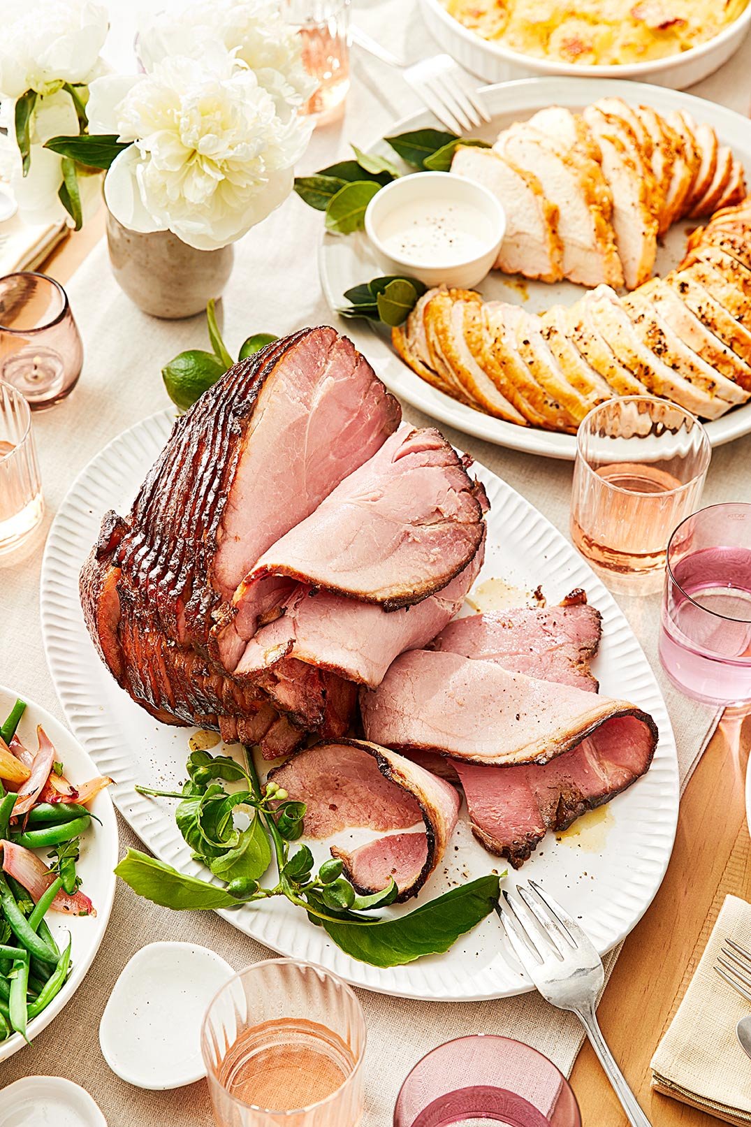 HopeMeriwether_AD_WFM_Easter_MealVignetteShot_0686_RGB.jpg