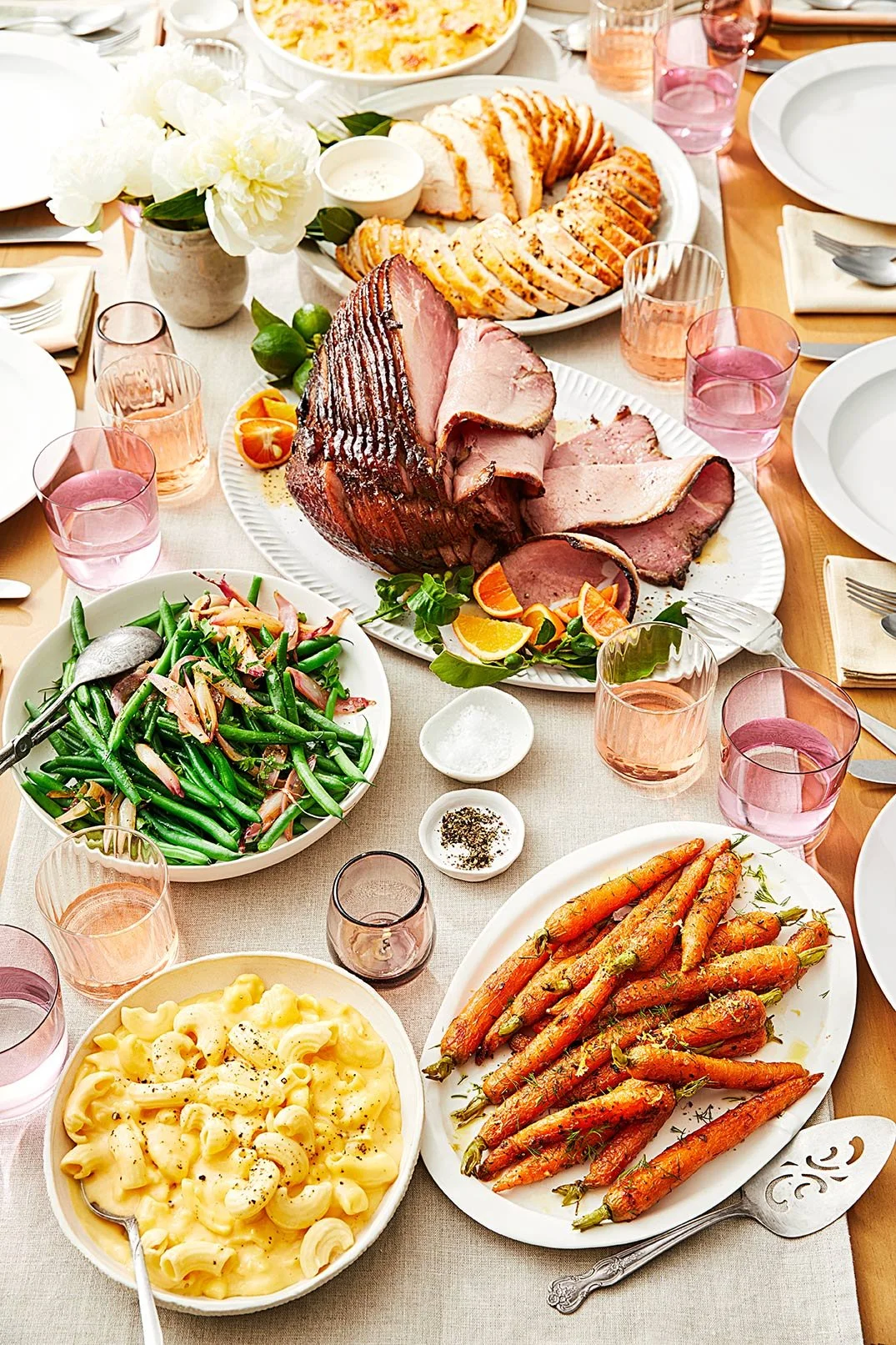 HopeMeriwether_AD_WFM_Easter_MealVignetteShot_0701_RGB_RGBtif.jpg
