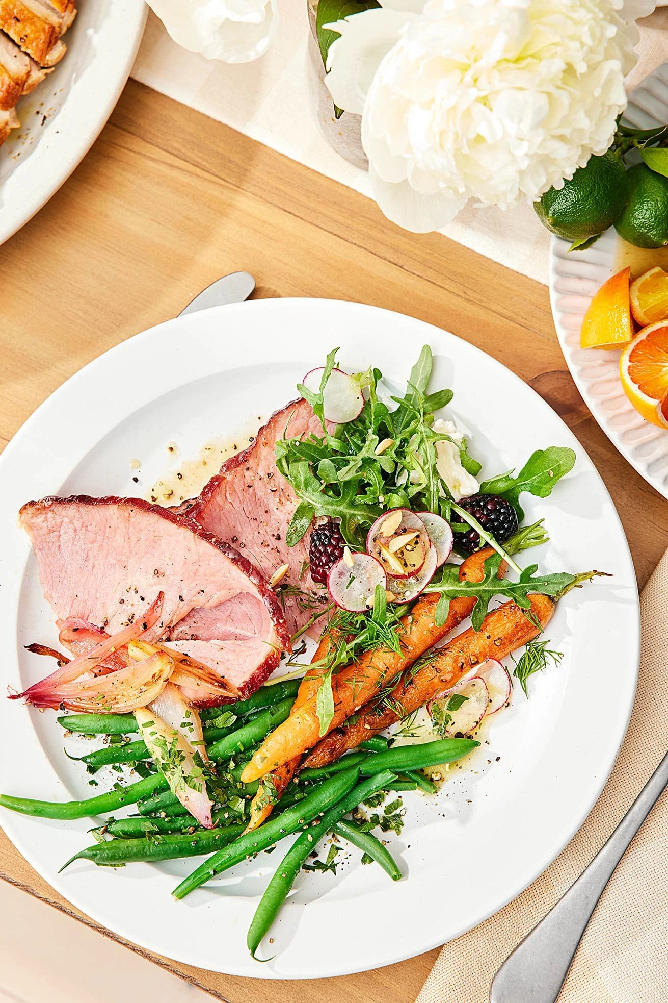HopeMeriwether_AD_WFM_Easter_MealVignetteShot_0263_RGB.jpg