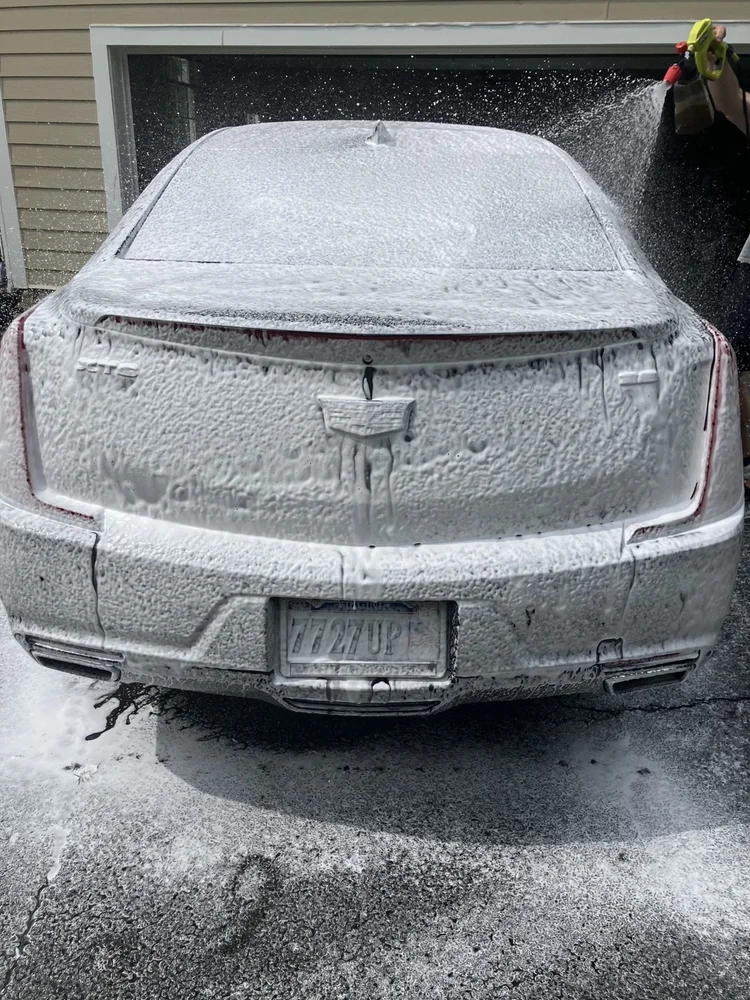 Loudoun Mobile Autopflege applying foam during an exterior detail