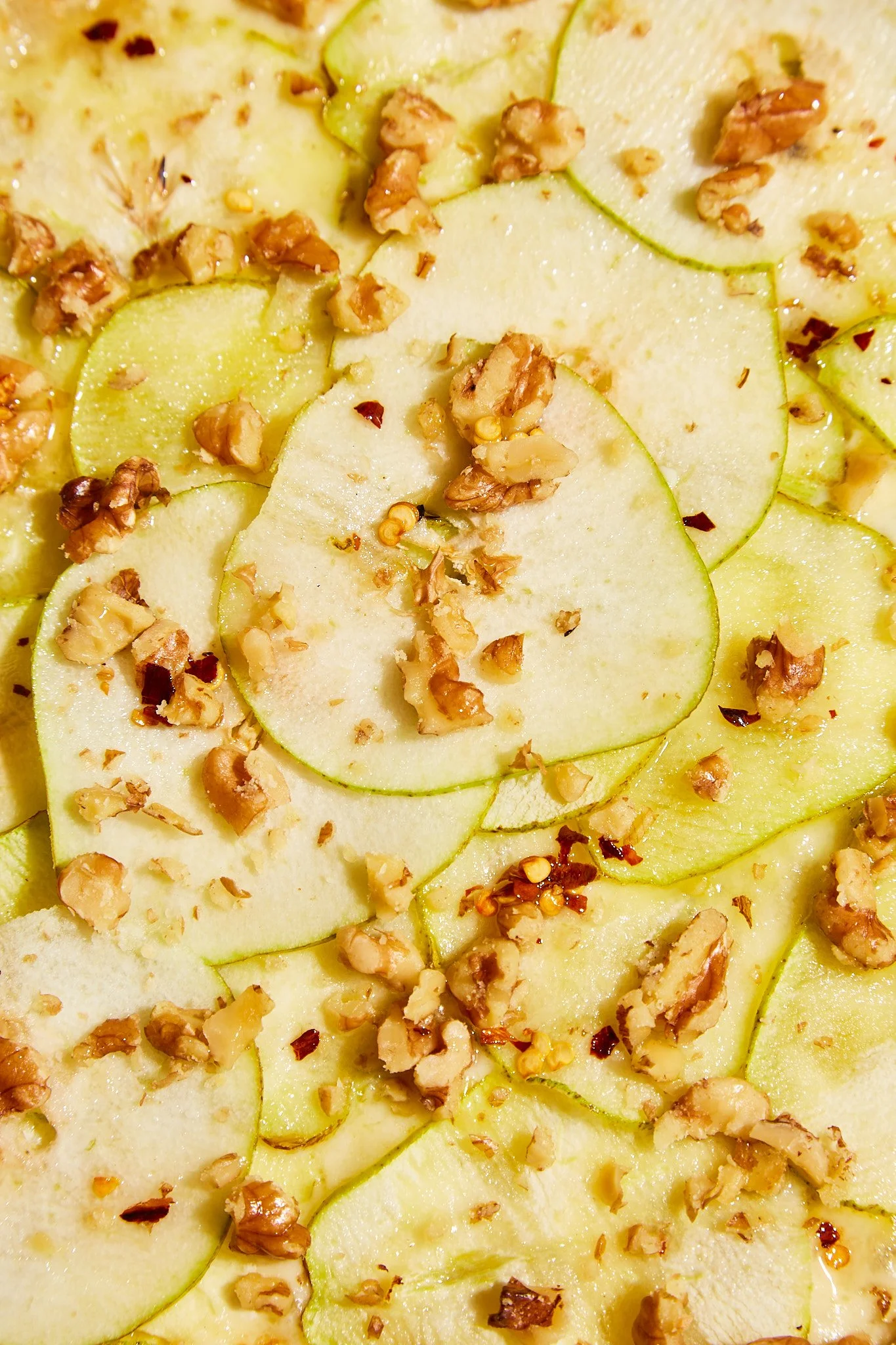 Food photography by Photographer Manuela Monte Imagen of Macro of pears and walnuts on Cornicione Pizza Managua