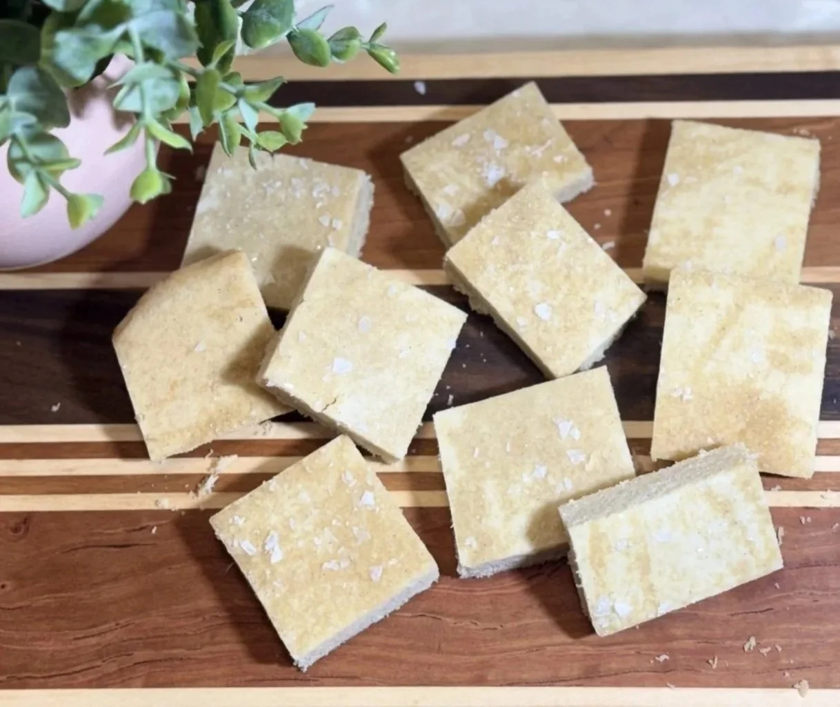 Warm Honey Vanilla Shortbread Cookies