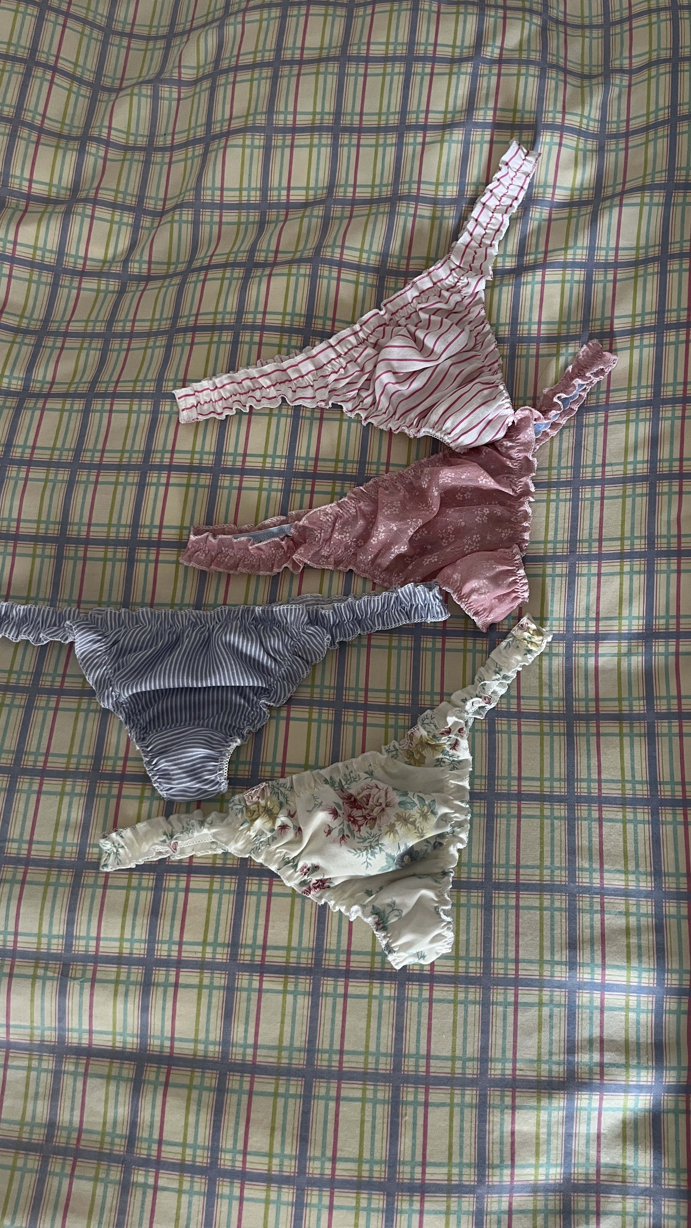 Mia Slinky Thong Summer Romance