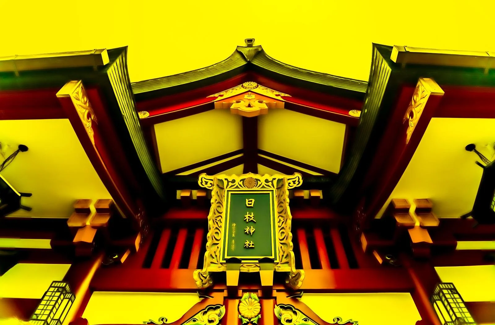 TokyoTemple_uxga.jpg
