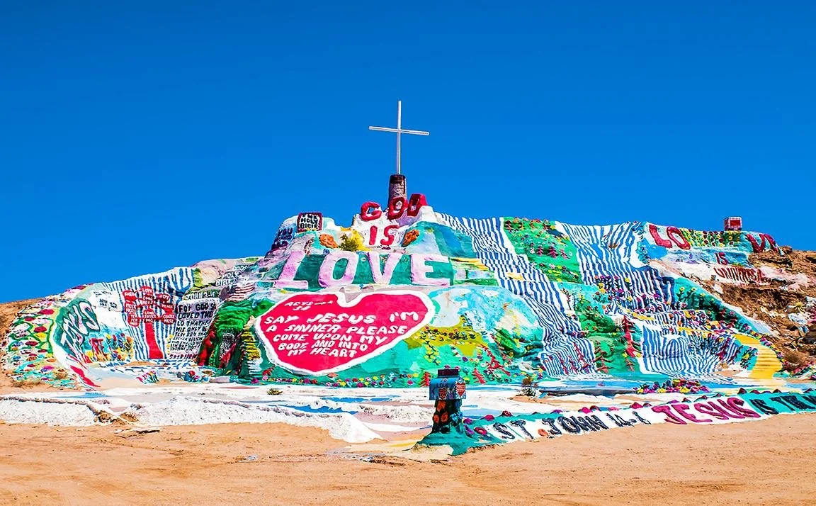 SalvationMountainCalifornia_xgaplus.jpg