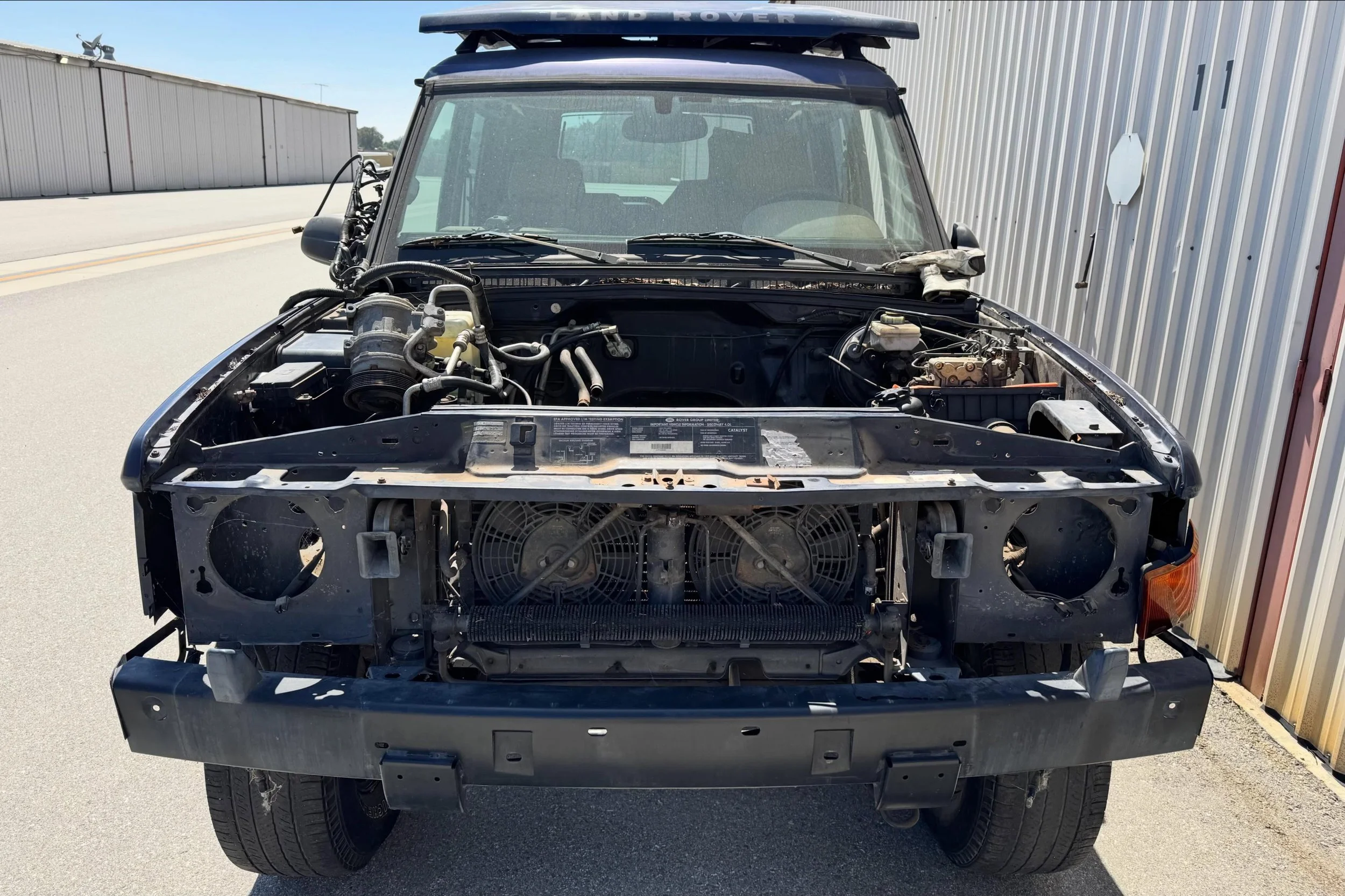 Yeah it's ready. Ready to #SCRAP. Almost all of the best bits and pieces has been sold or repurposed - time to move and get on with the next thing. This is how we roll. #landroverdiscovery #fliporscrap #partscar