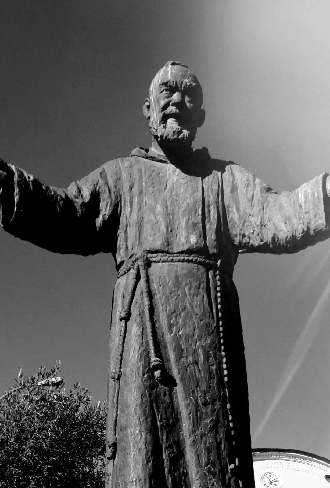 St. Padre Pio’s advice on reverent behavior at mass