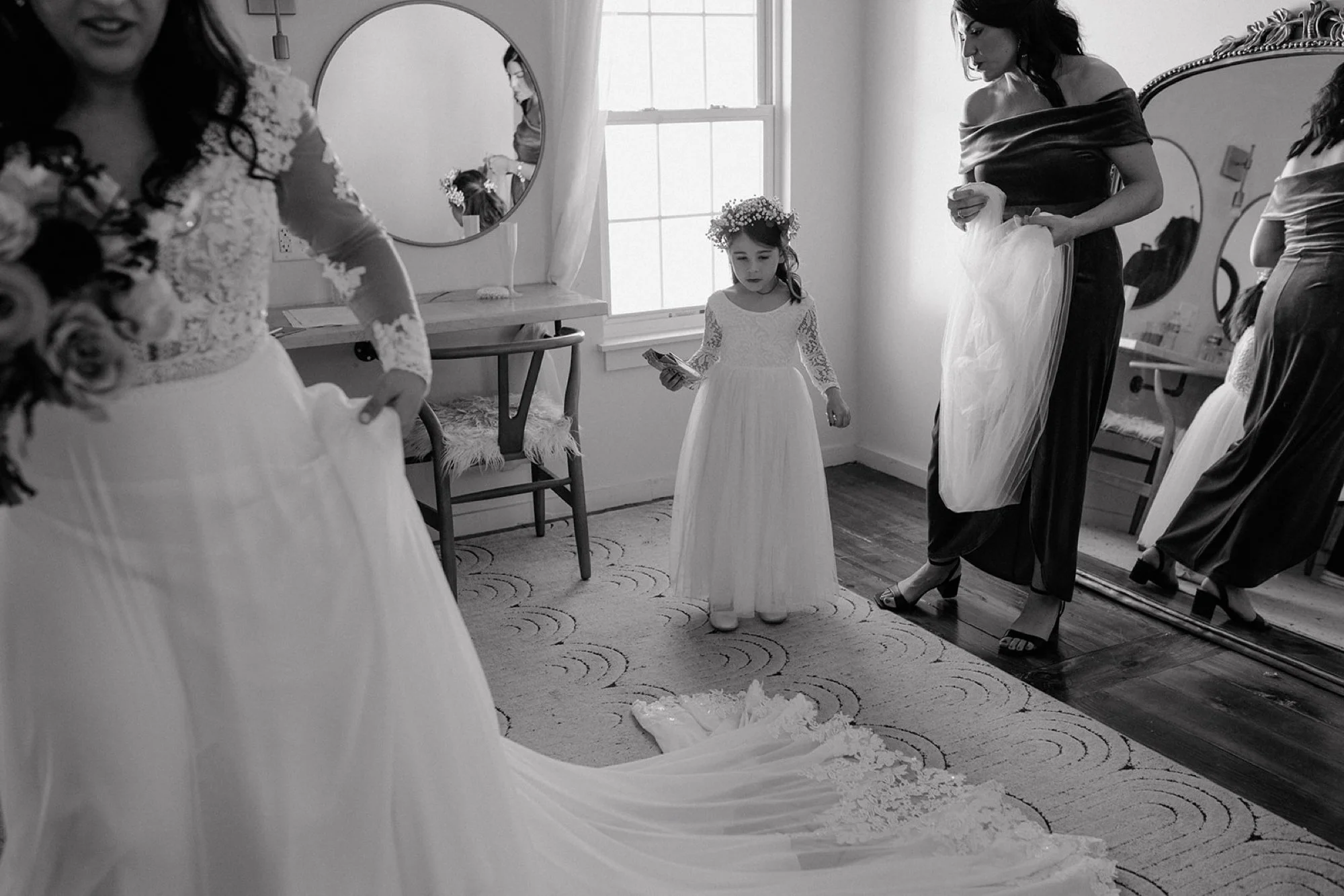 13_FarilaneStationWeddingSamarWynnFreckledFoxPhotography-138.jpg
