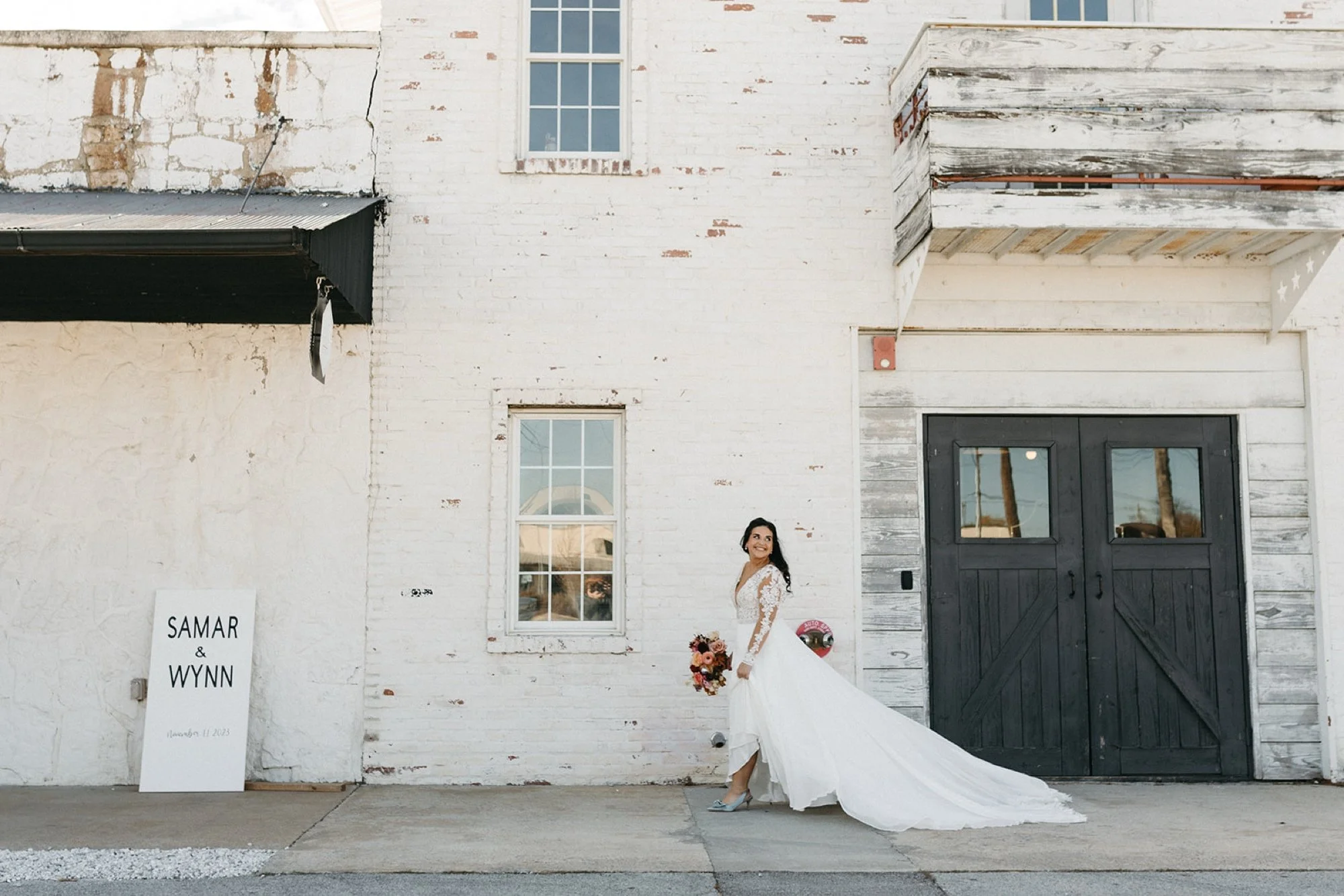 20_FarilaneStationWeddingSamarWynnFreckledFoxPhotography-185.jpg