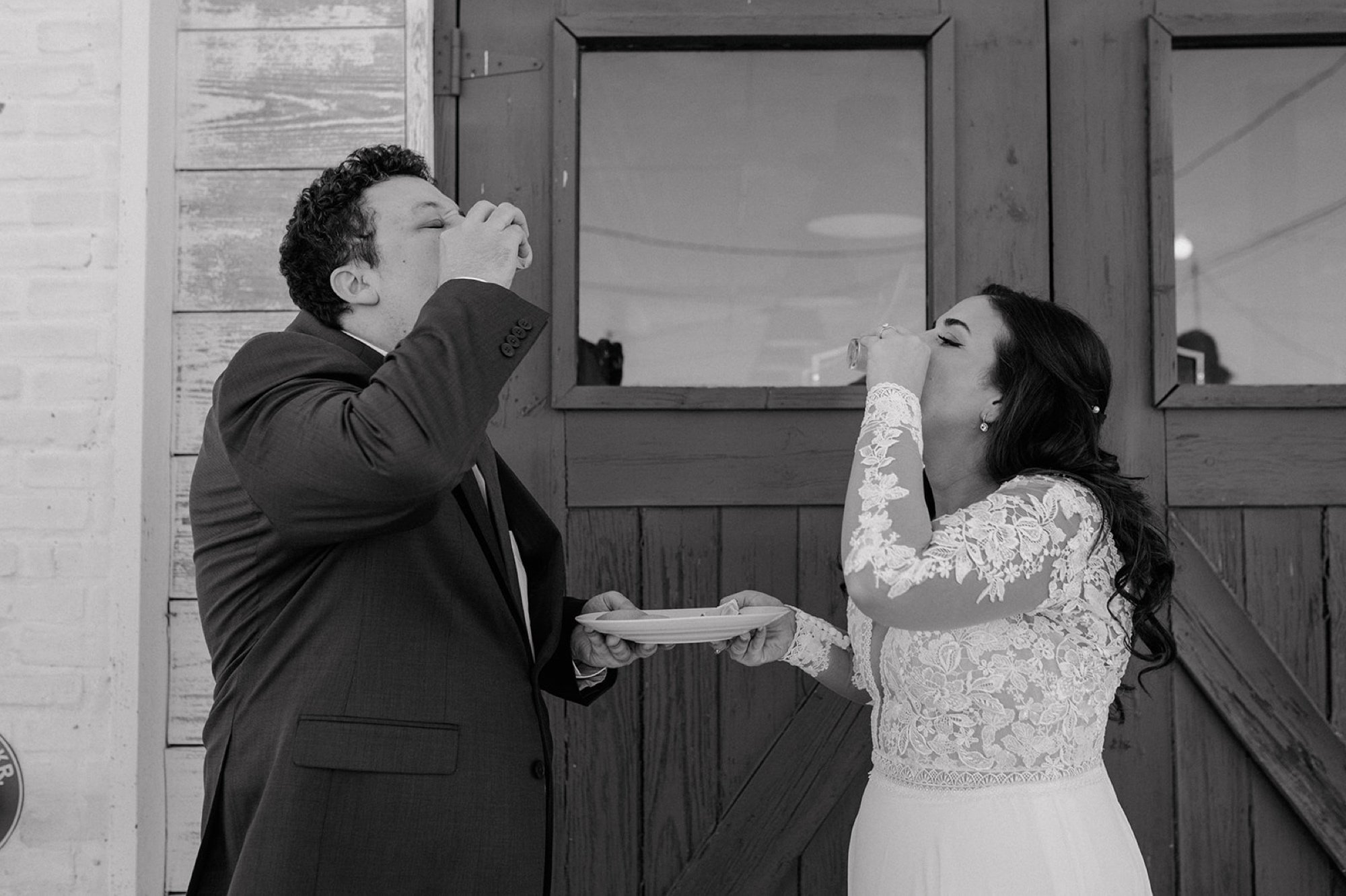 29_FarilaneStationWeddingSamarWynnFreckledFoxPhotography-241.jpg