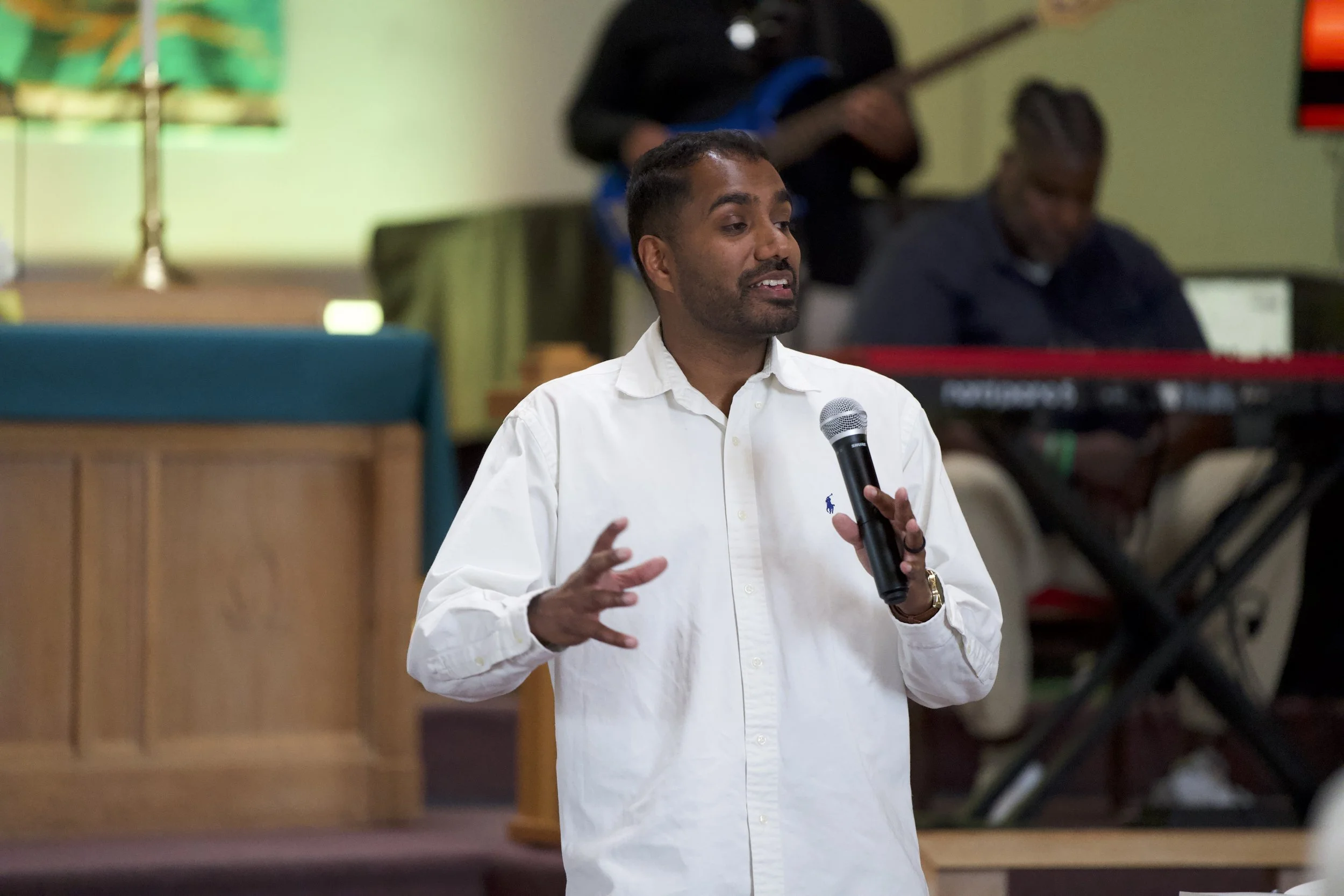 Pastor Anthony preaching at Revival House