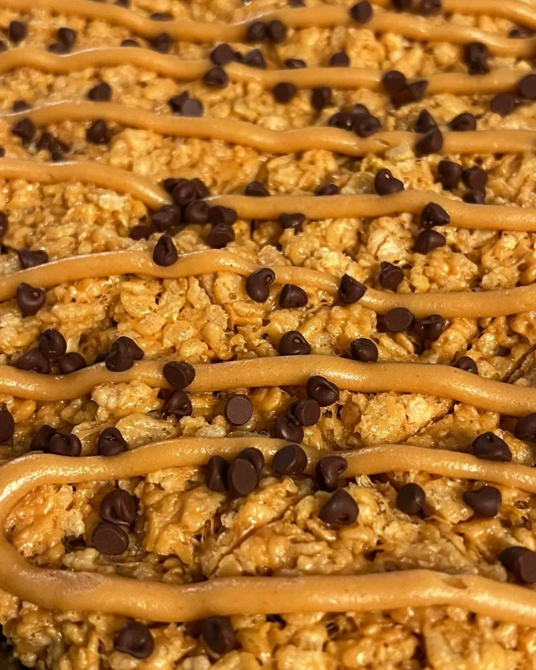New item!! Who doesn&rsquo;t love rice Krispy treats??! Special peanut butter-butterscotch version named for Tim who can&rsquo;t get enough of scotcheroos😋 

Saturday @ market 9am-1pm
 #saranaclake
 #FreshBakedGoodness #tmariespies #highpeaksfarmers