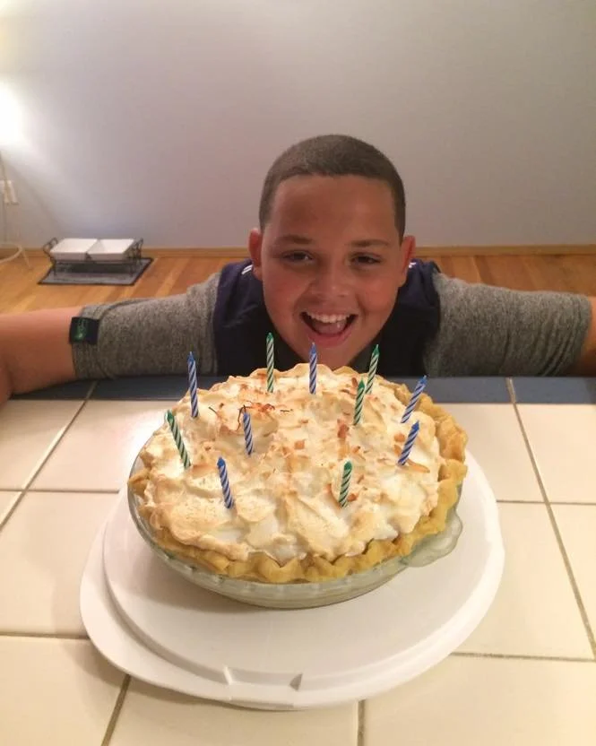 The joys of baking are threefold:
1) the joy of baking the goodies
2) the joy of seeing excitement at the sight of baked goodies
3) the joy of watching the oohs, ahhhs, and sweet smiles of delight while eating the baked goodies

This picture of my gr