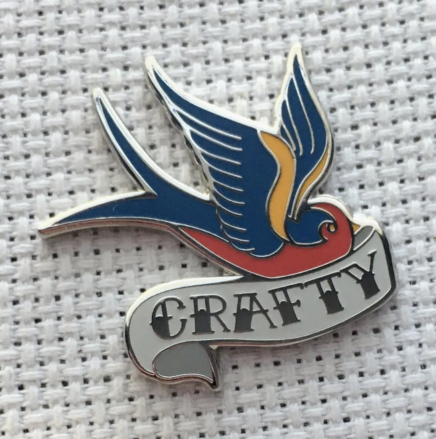 Crafty Swallow Needle Minder