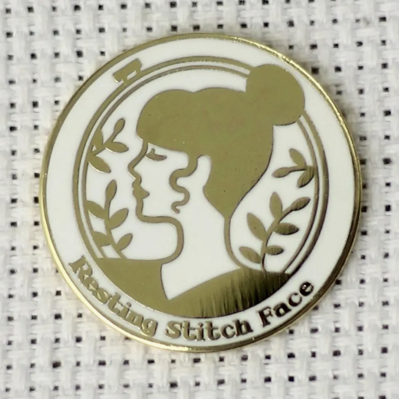 Resting Stitch Face Needle Minder