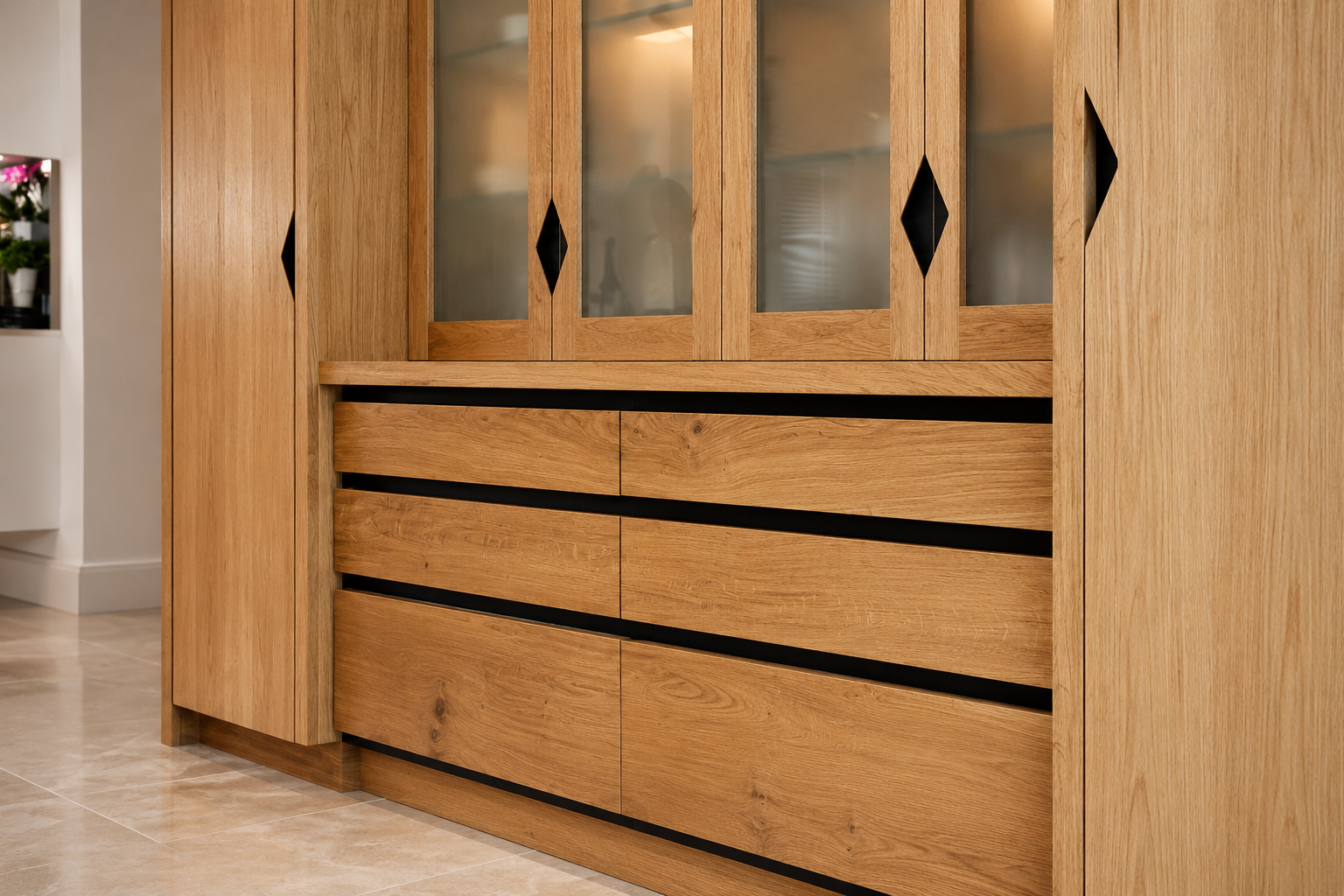 Oak kitchen display cabinet with diamond handle details 1