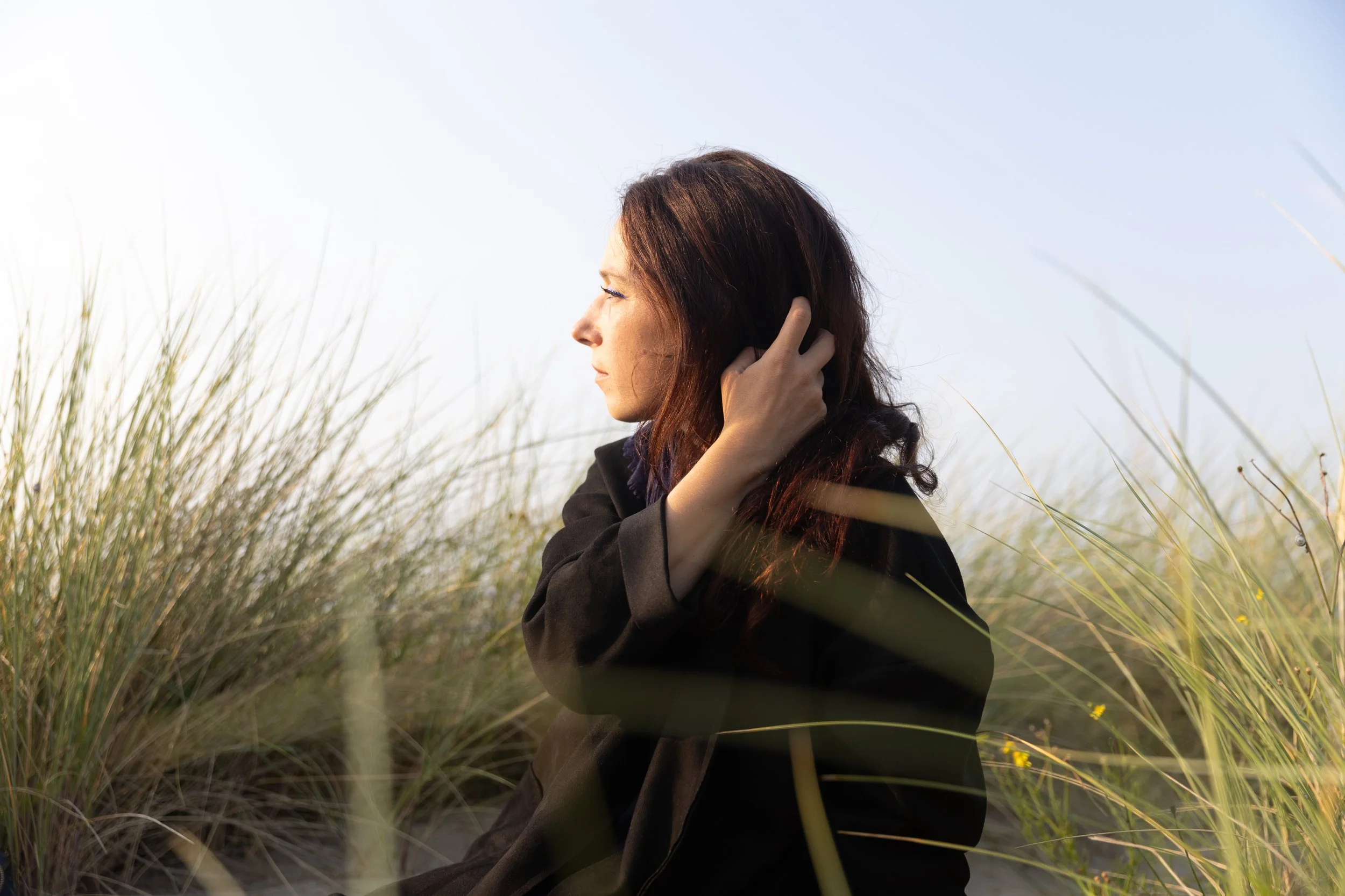 Portrait d’Elise Esther, harpiste et compositrice. Photo de Victor Roussez