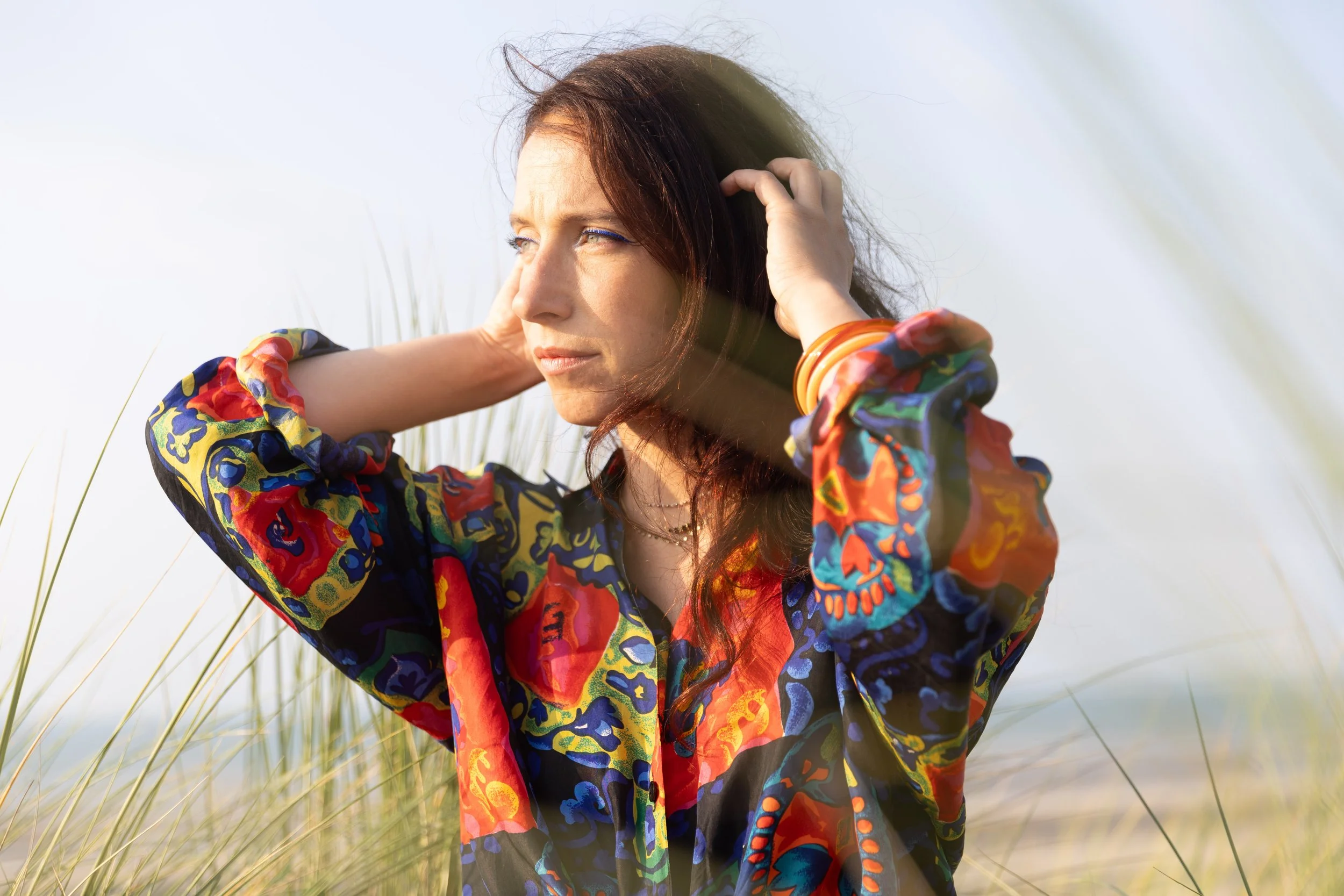 Portrait d’Elise Esther, harpiste et compositrice. Photo de Victor Roussez